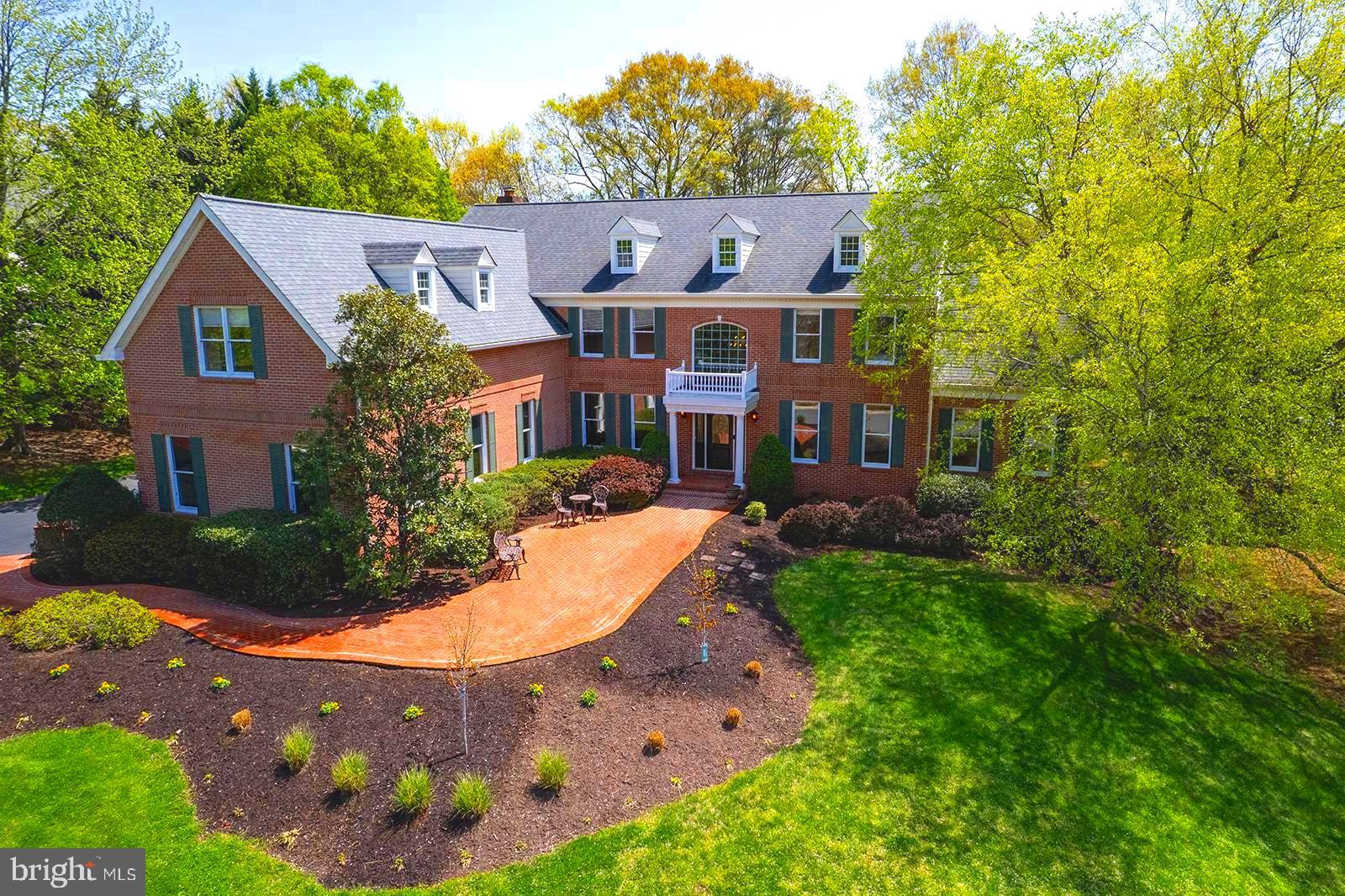 OAKTON CHASE - Residential