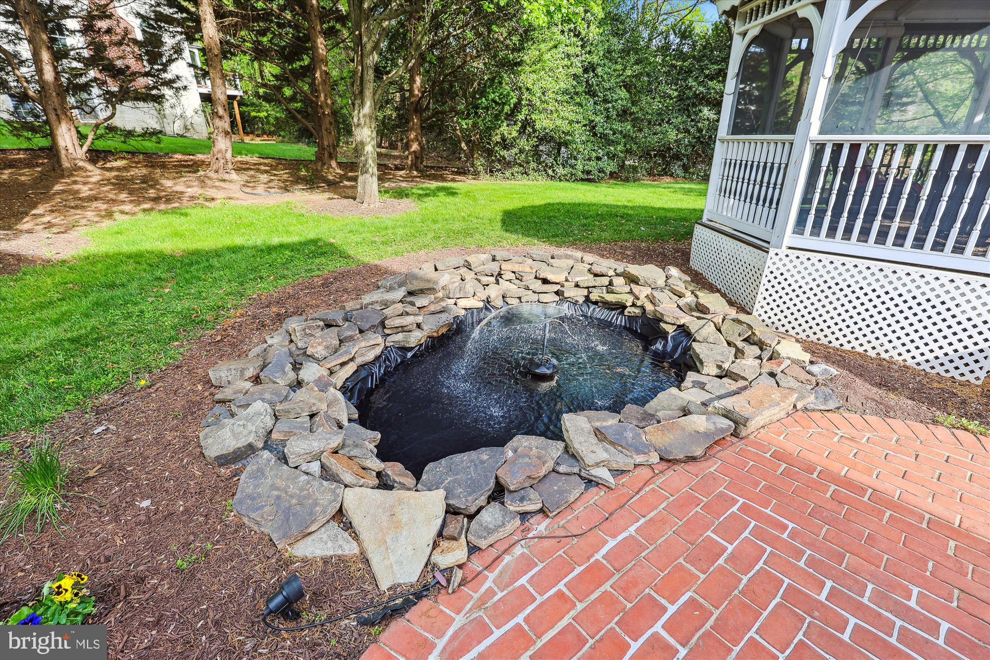 OAKTON CHASE - Residential