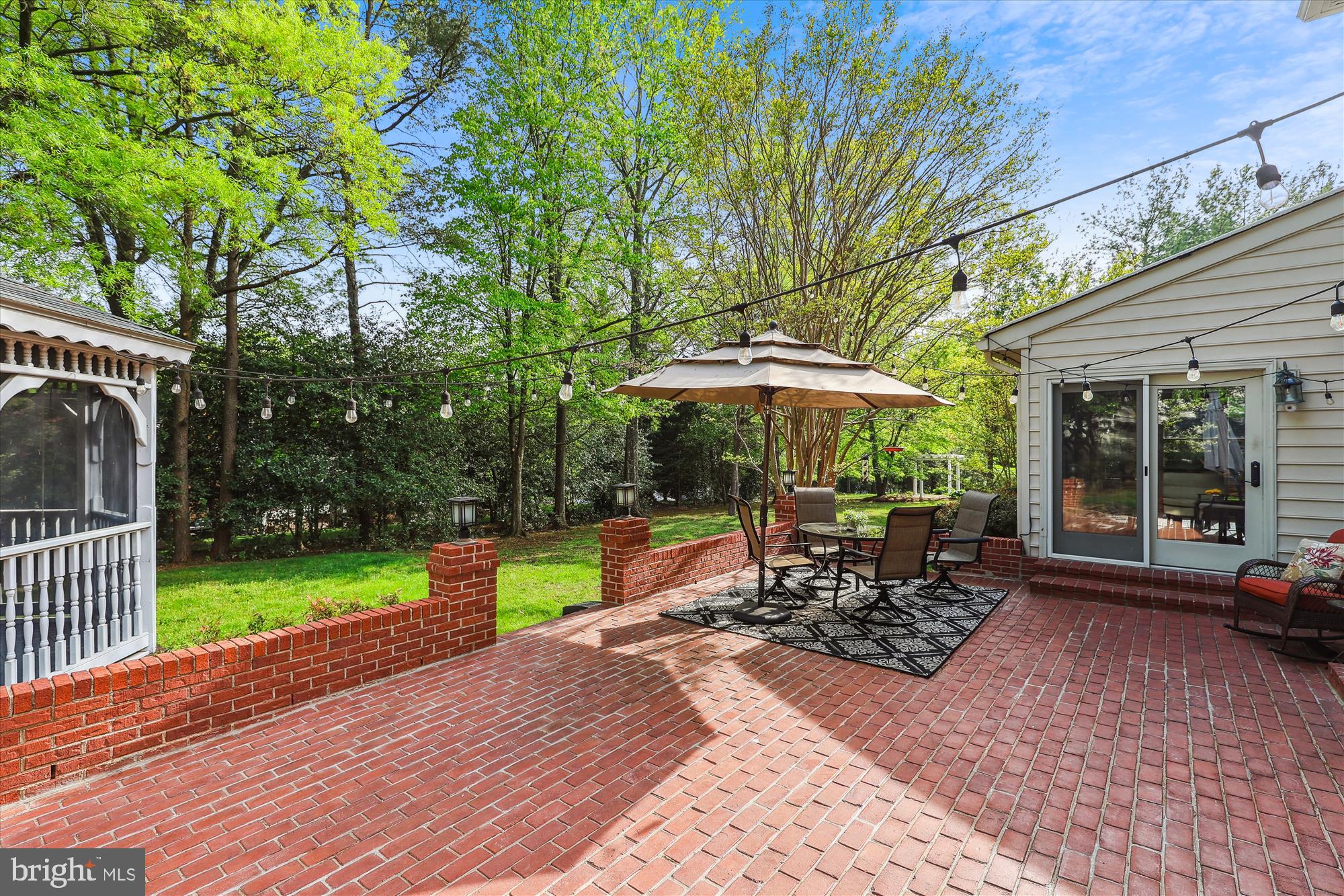 OAKTON CHASE - Residential