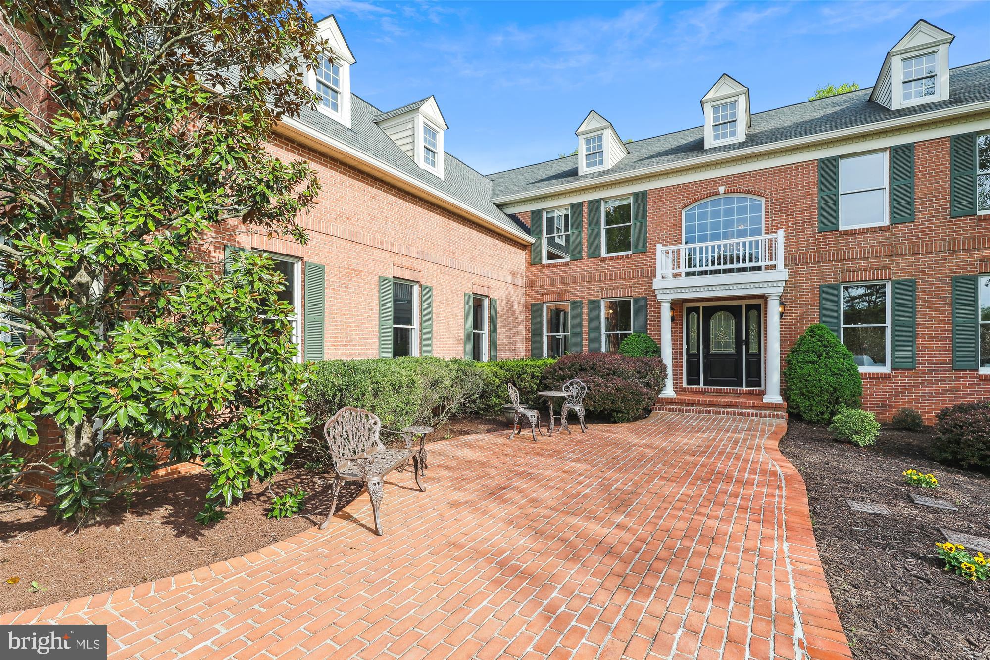 OAKTON CHASE - Residential