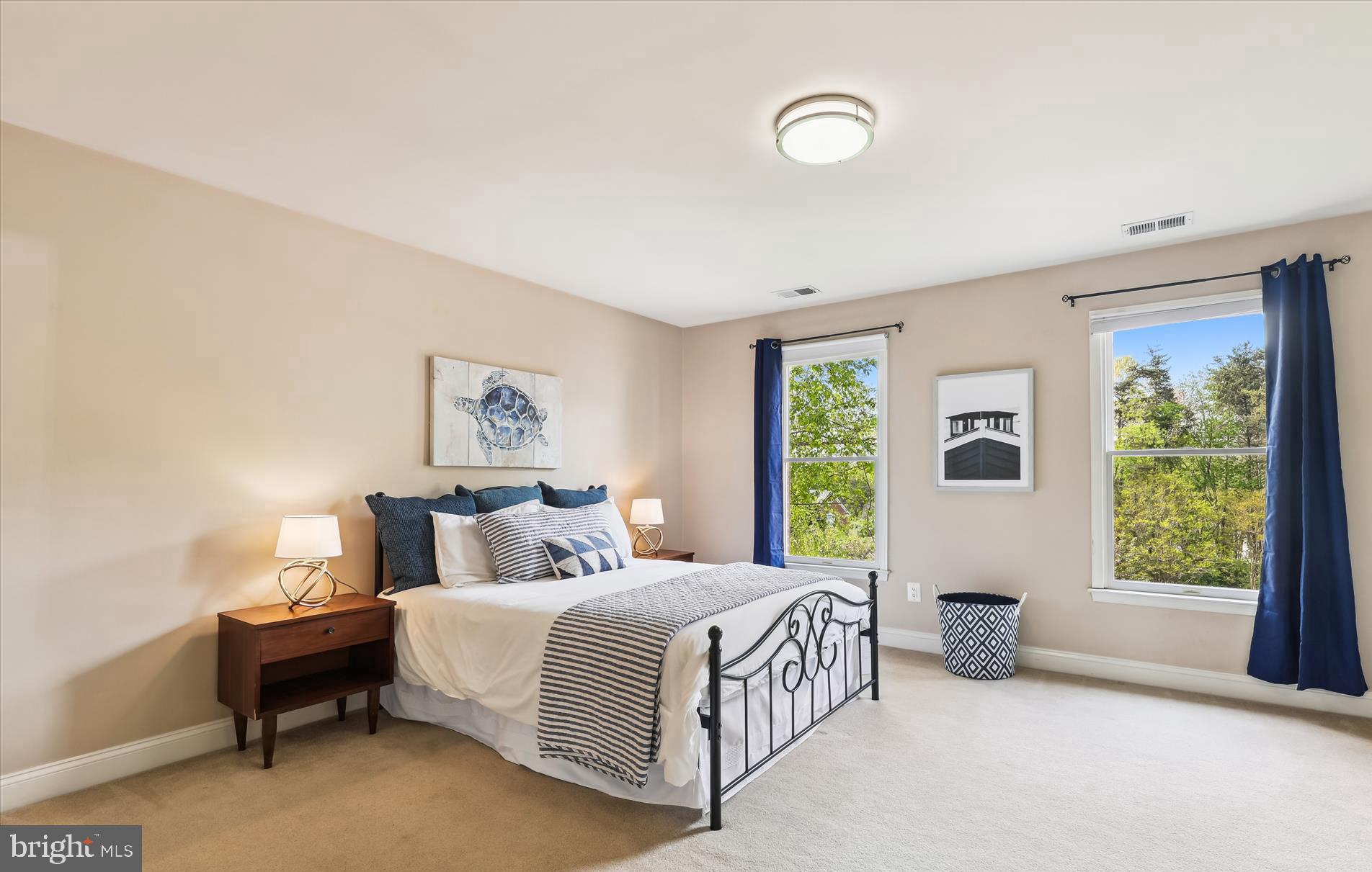 OAKTON CHASE - Residential