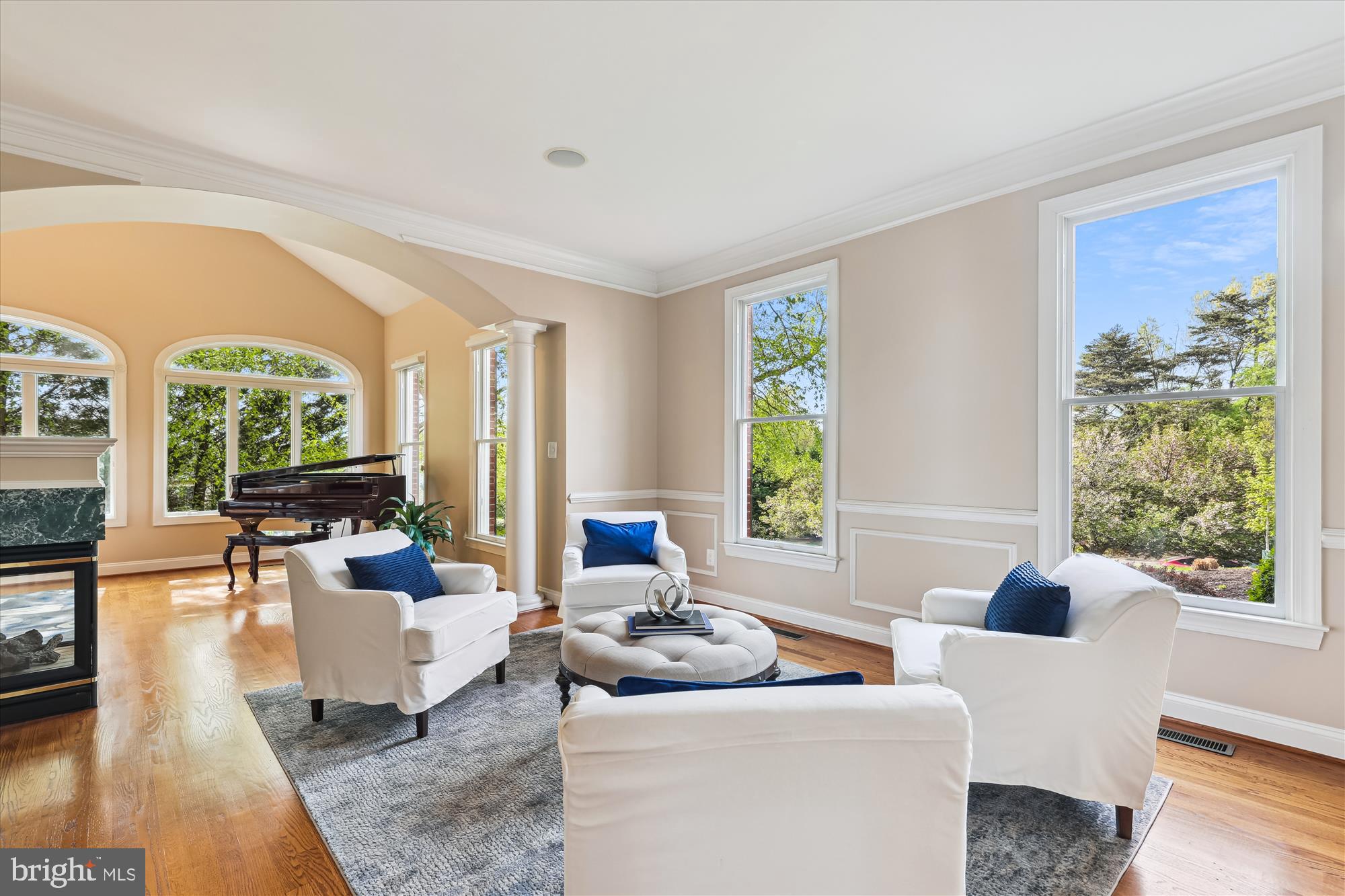 OAKTON CHASE - Residential