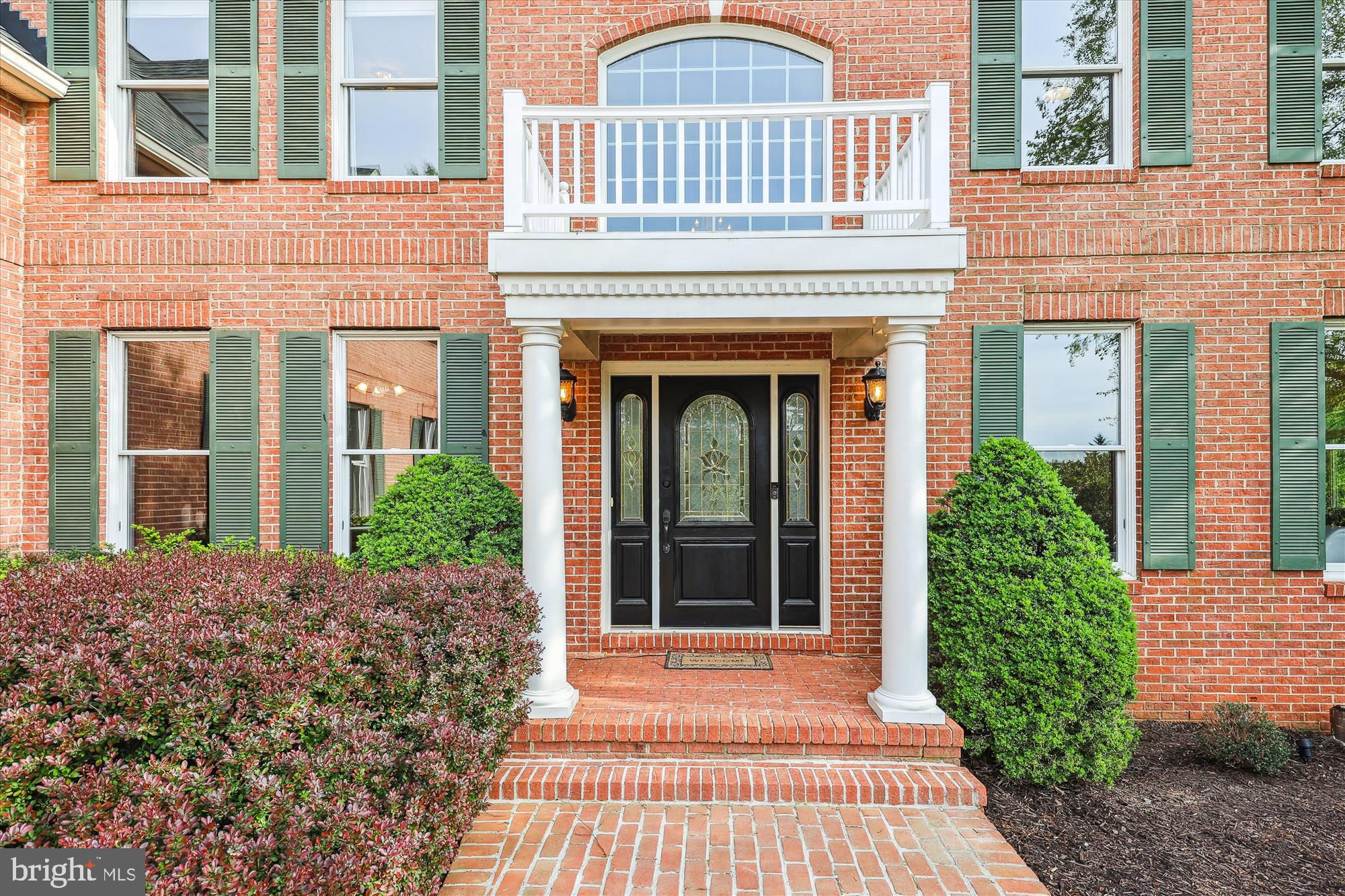 OAKTON CHASE - Residential