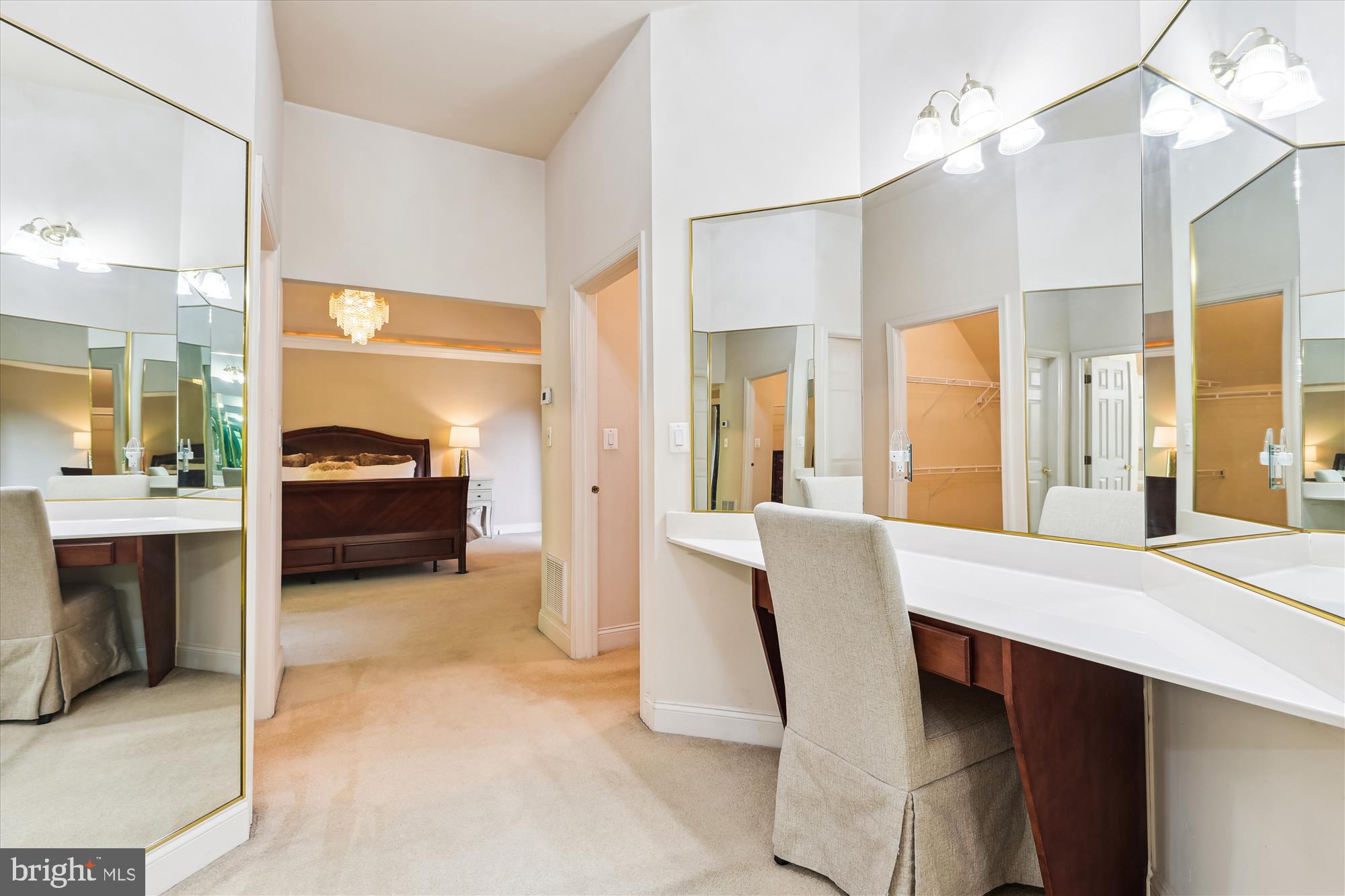 OAKTON CHASE - Residential