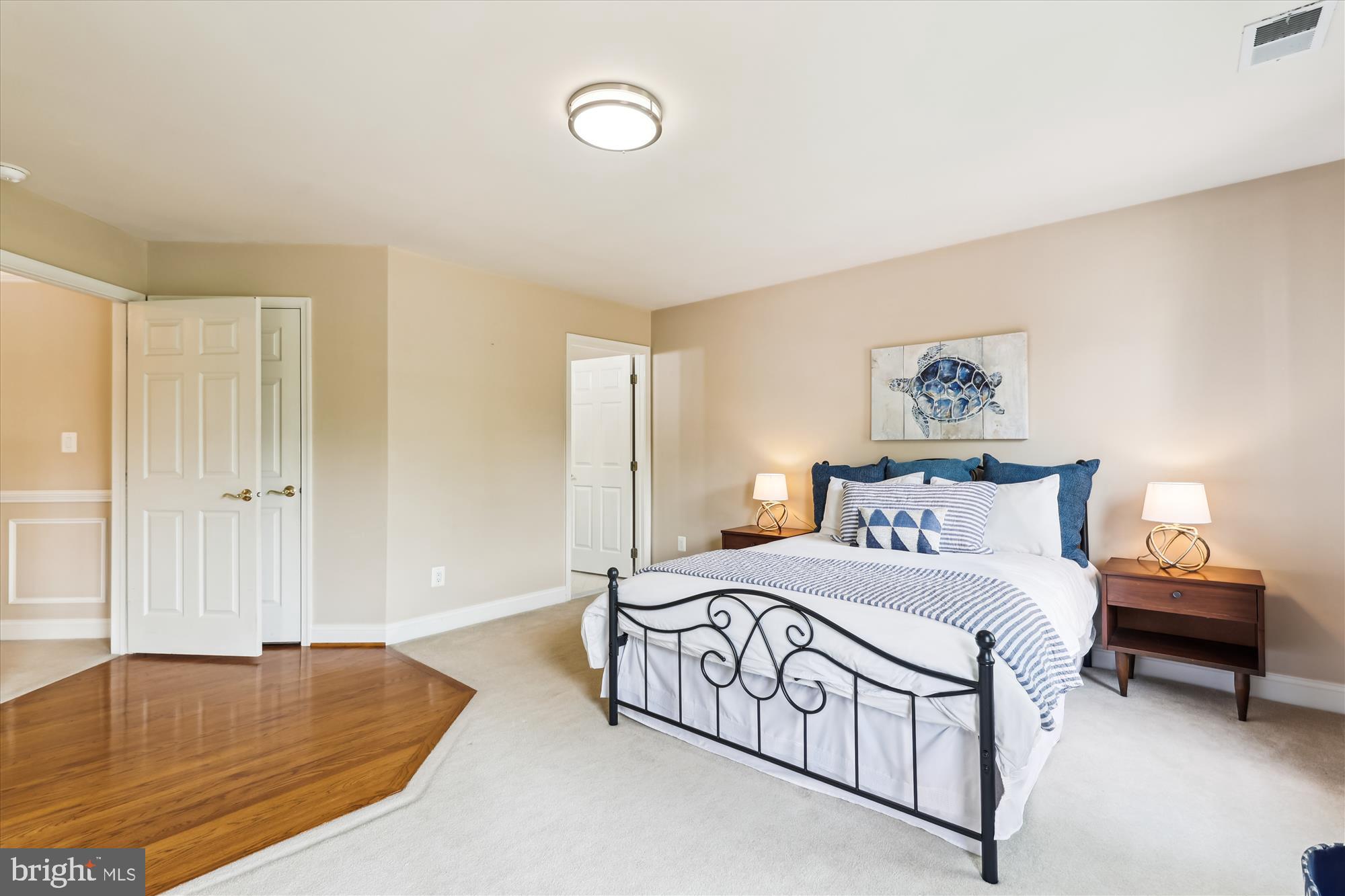 OAKTON CHASE - Residential