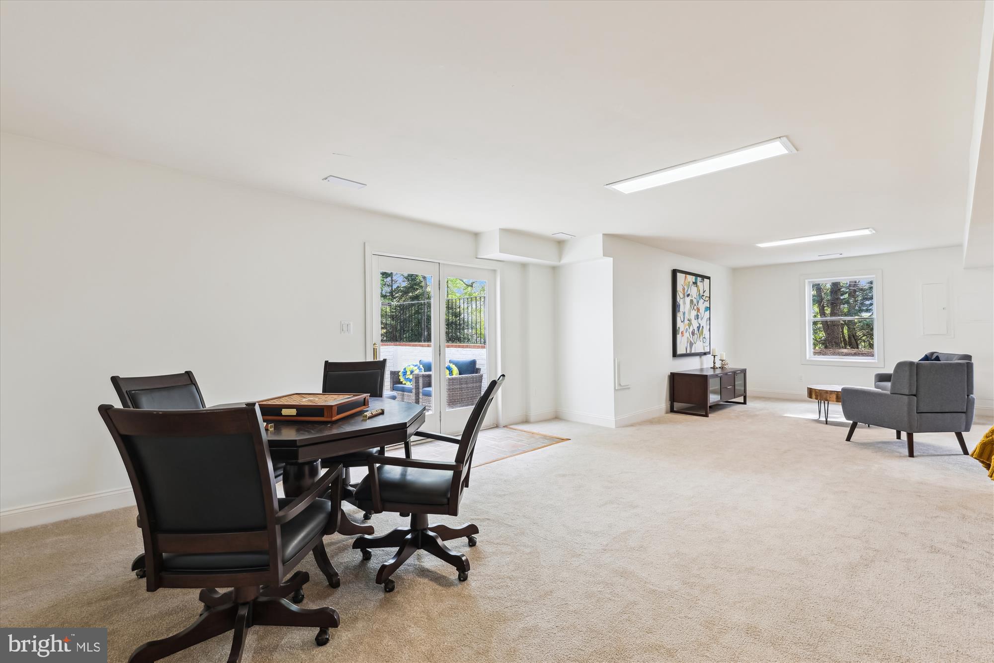 OAKTON CHASE - Residential