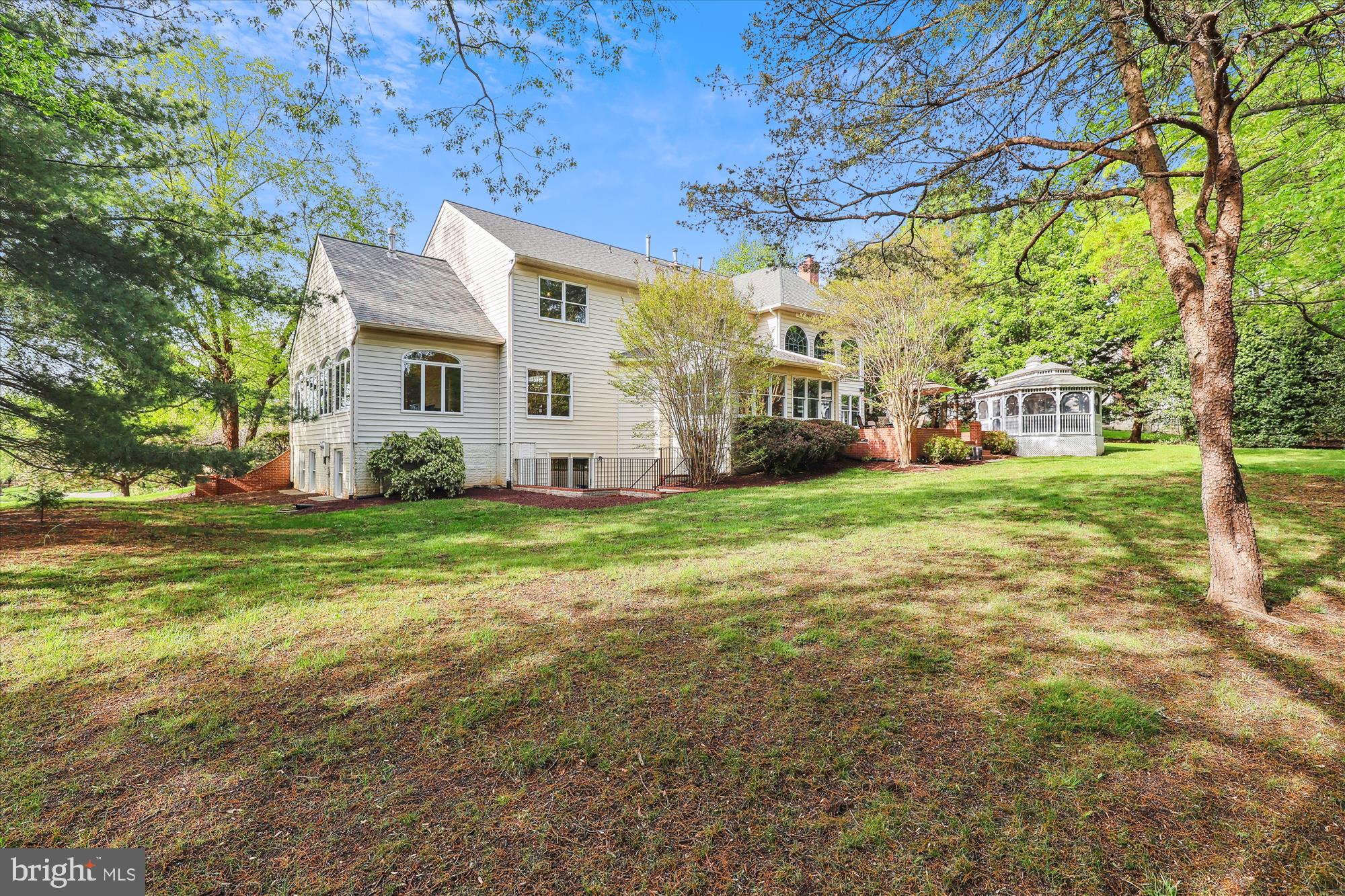 OAKTON CHASE - Residential