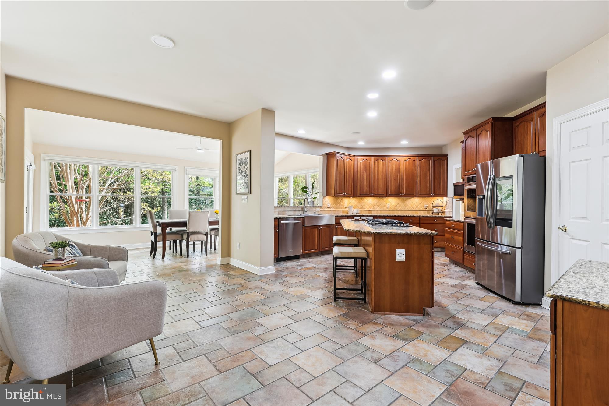 OAKTON CHASE - Residential