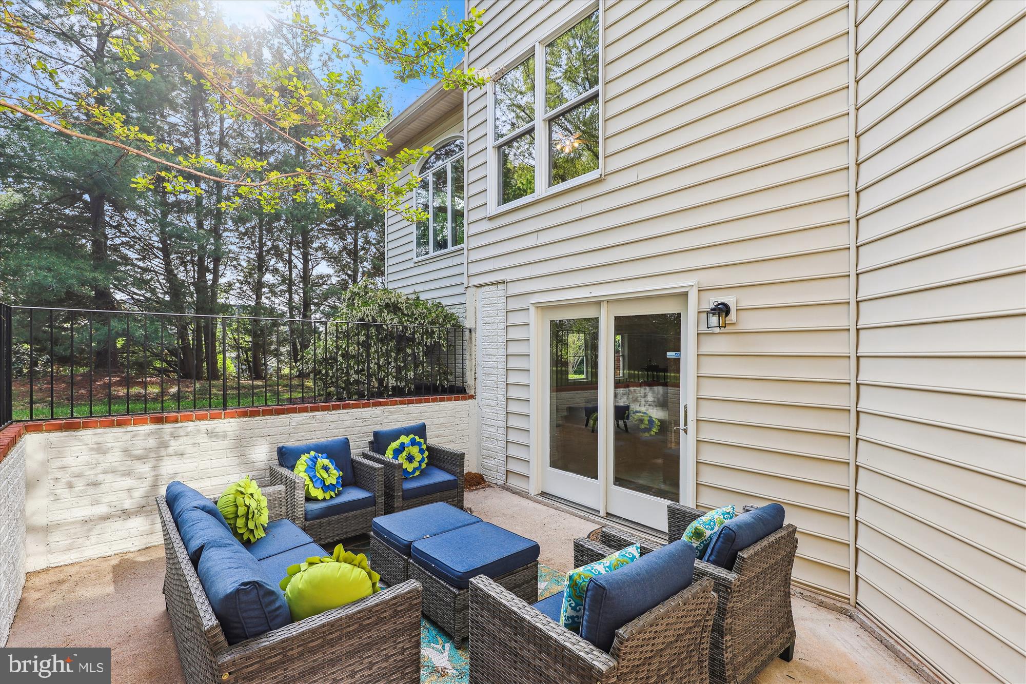 OAKTON CHASE - Residential