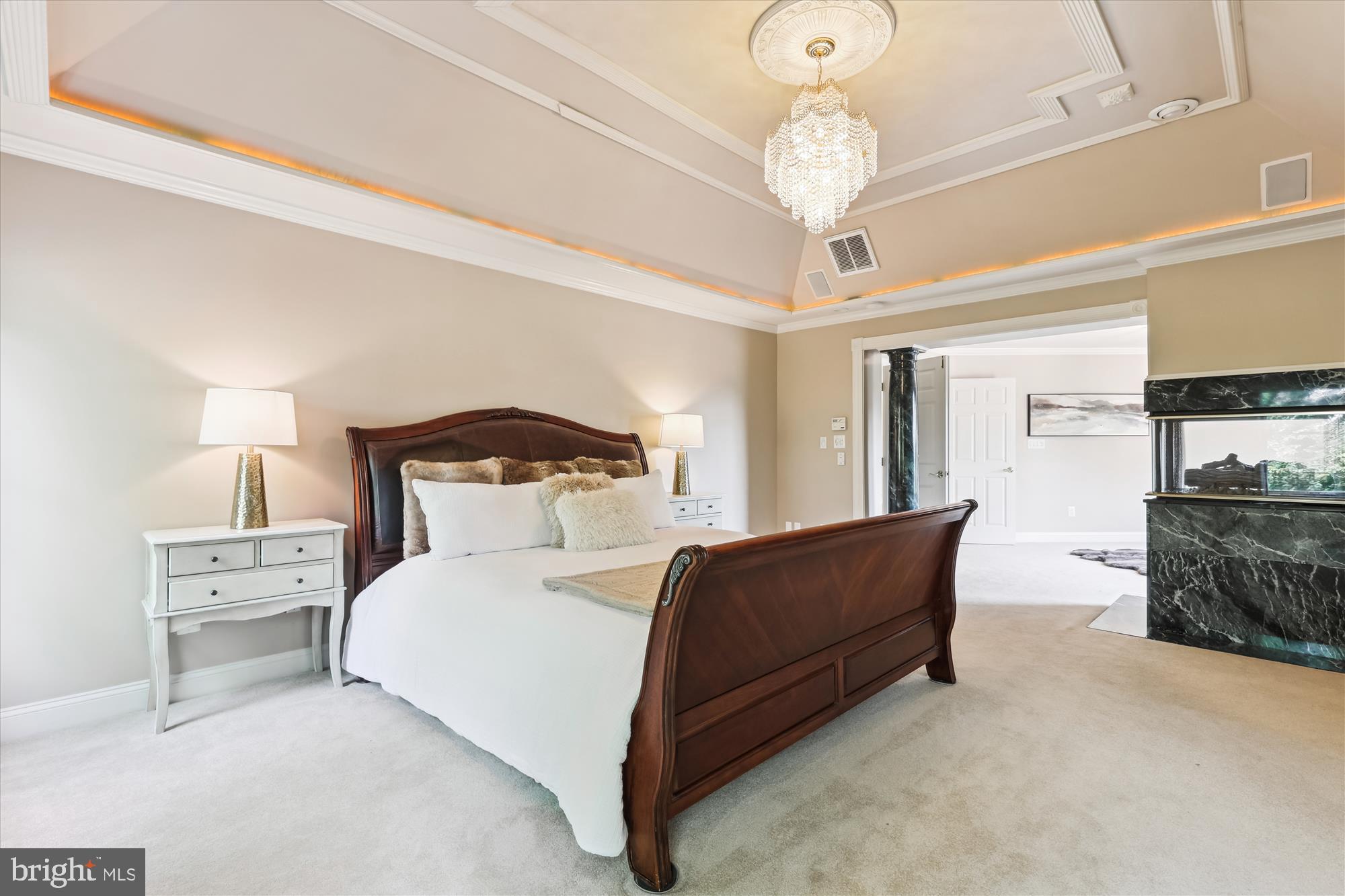 OAKTON CHASE - Residential