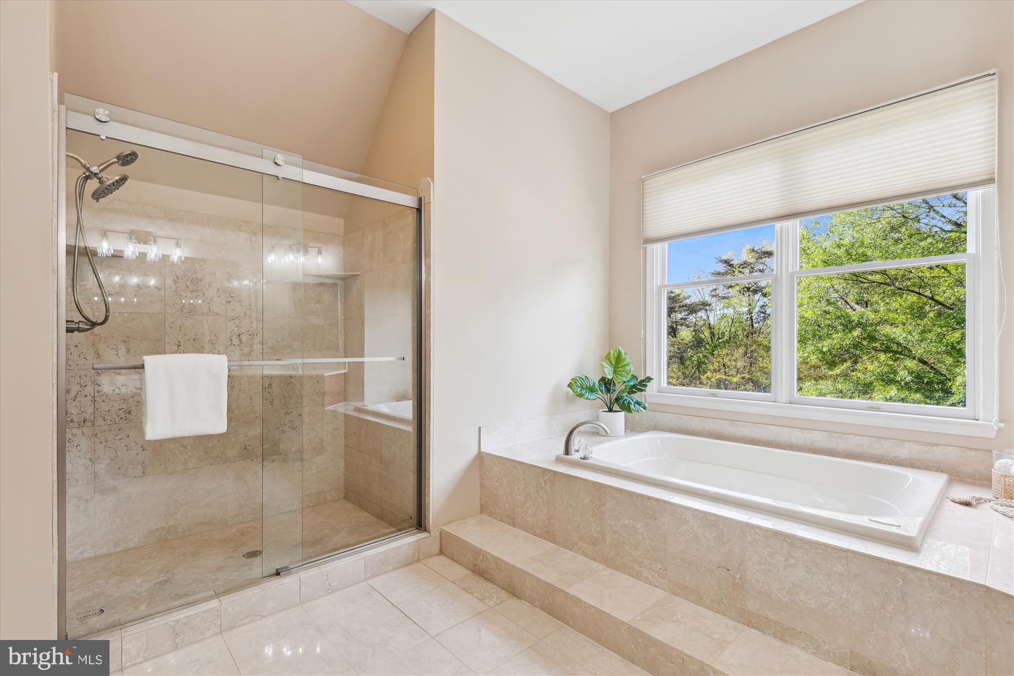 OAKTON CHASE - Residential