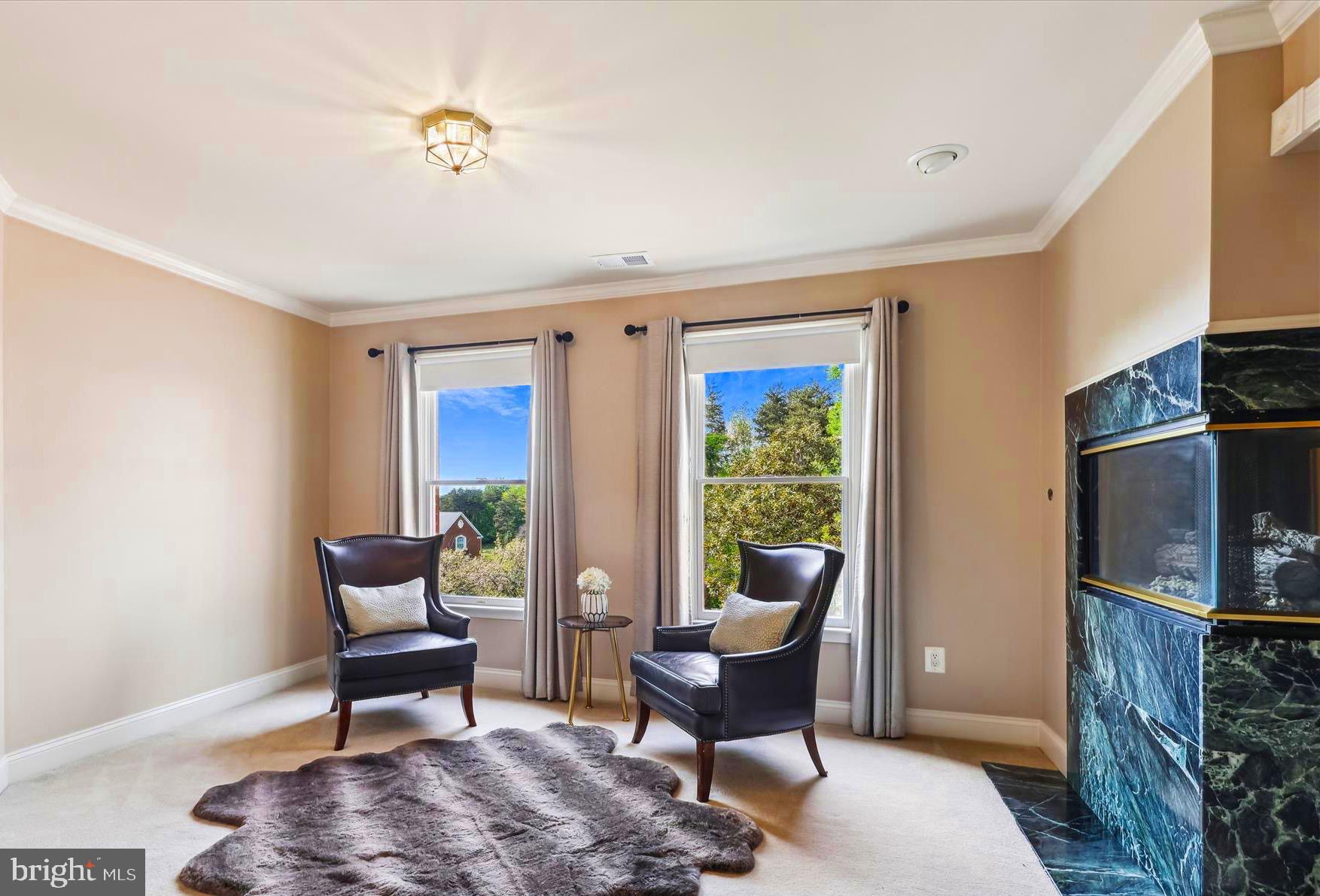 OAKTON CHASE - Residential