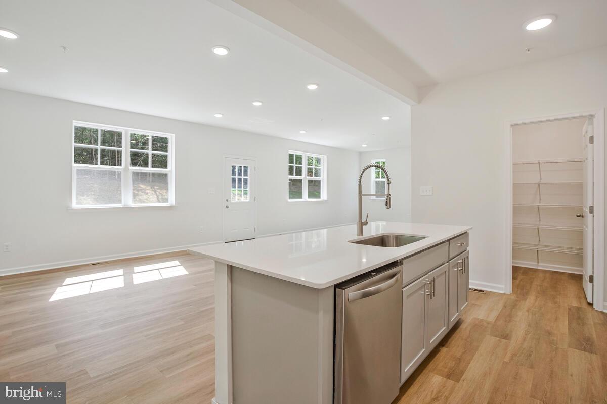 RUE WOODS - Residential