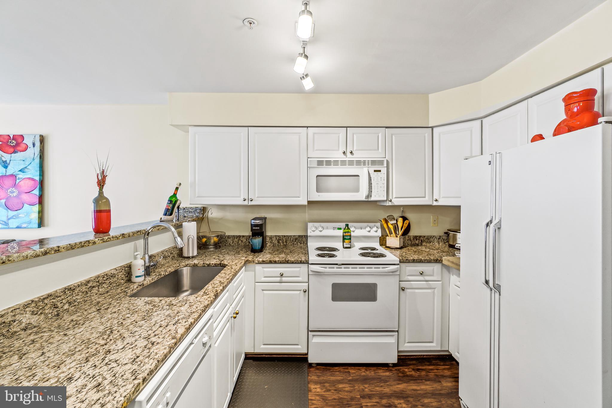 OCCOQUAN POINTE CONDO - Residential