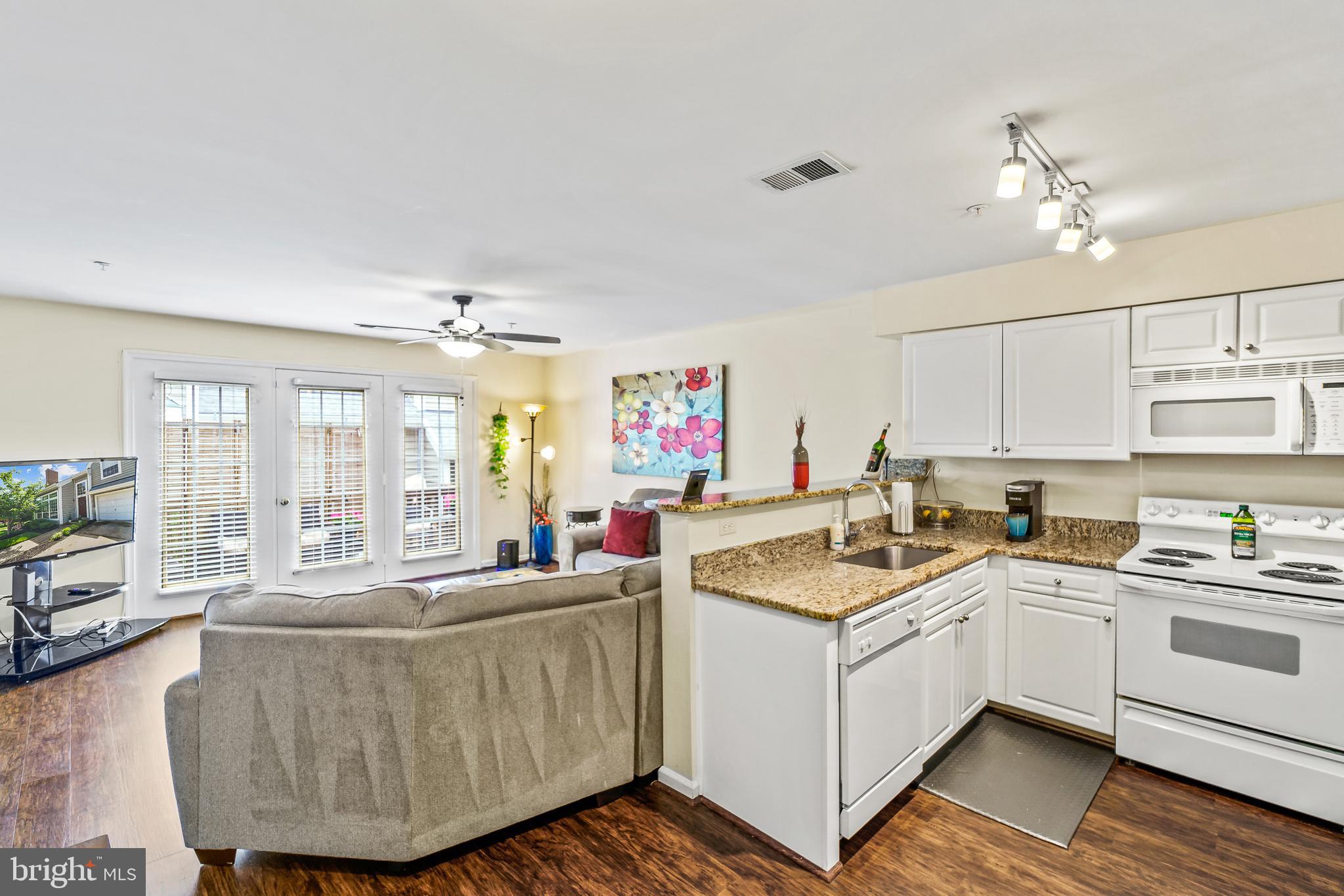 OCCOQUAN POINTE CONDO - Residential