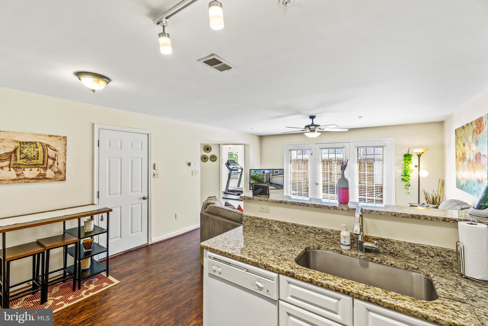 OCCOQUAN POINTE CONDO - Residential