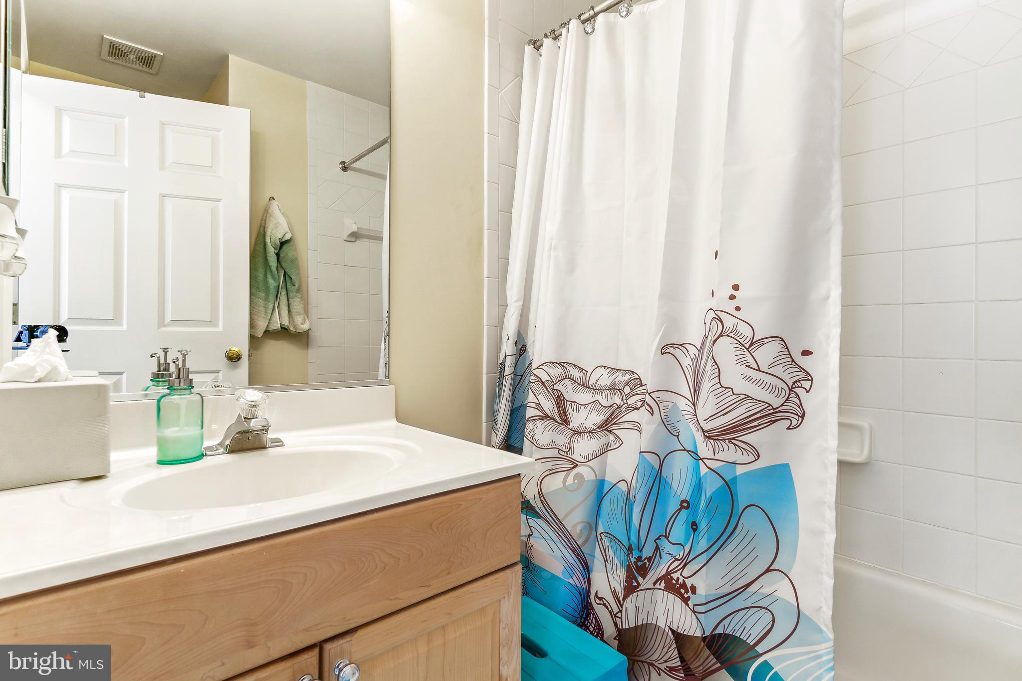 OCCOQUAN POINTE CONDO - Residential