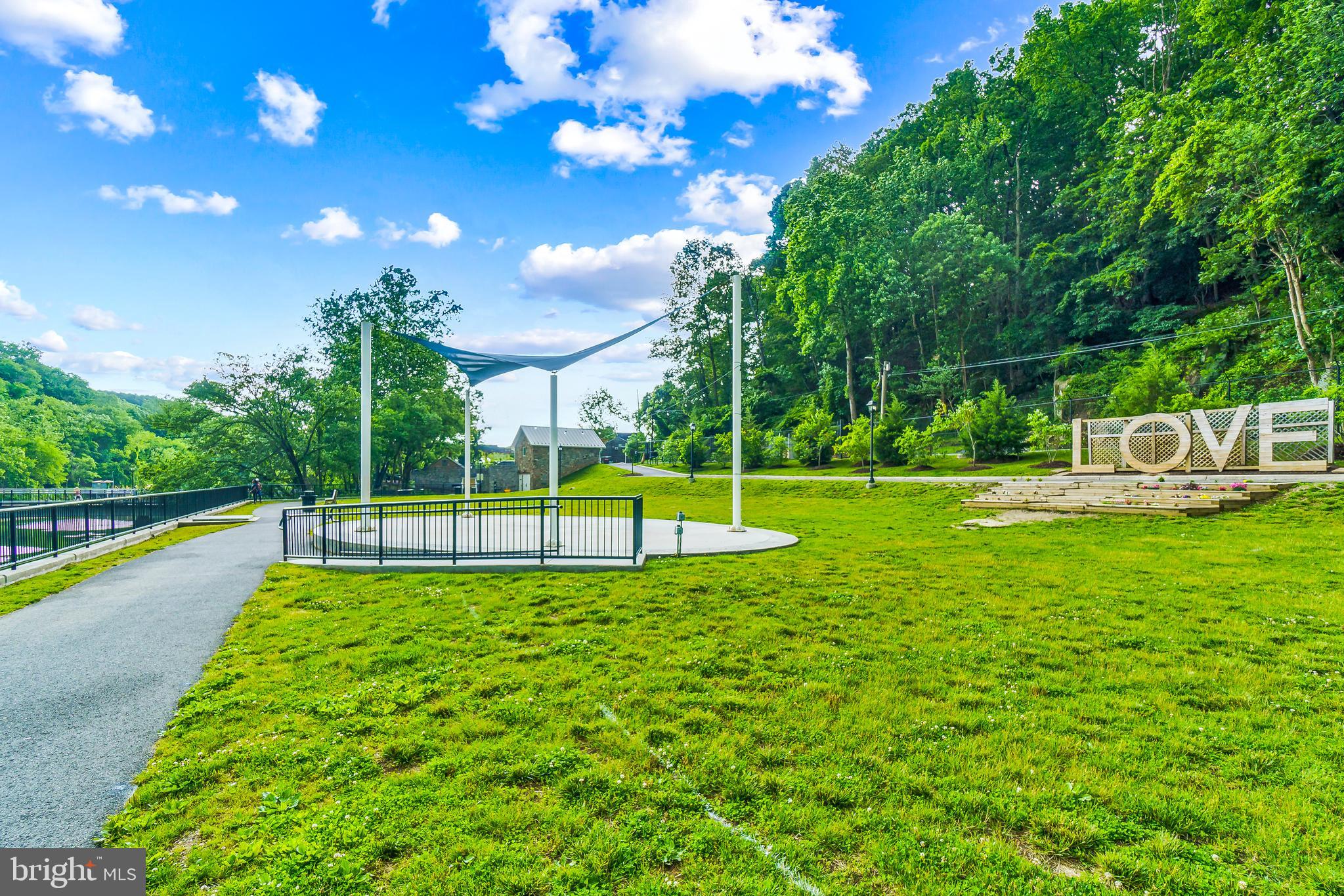 OCCOQUAN POINTE CONDO - Residential