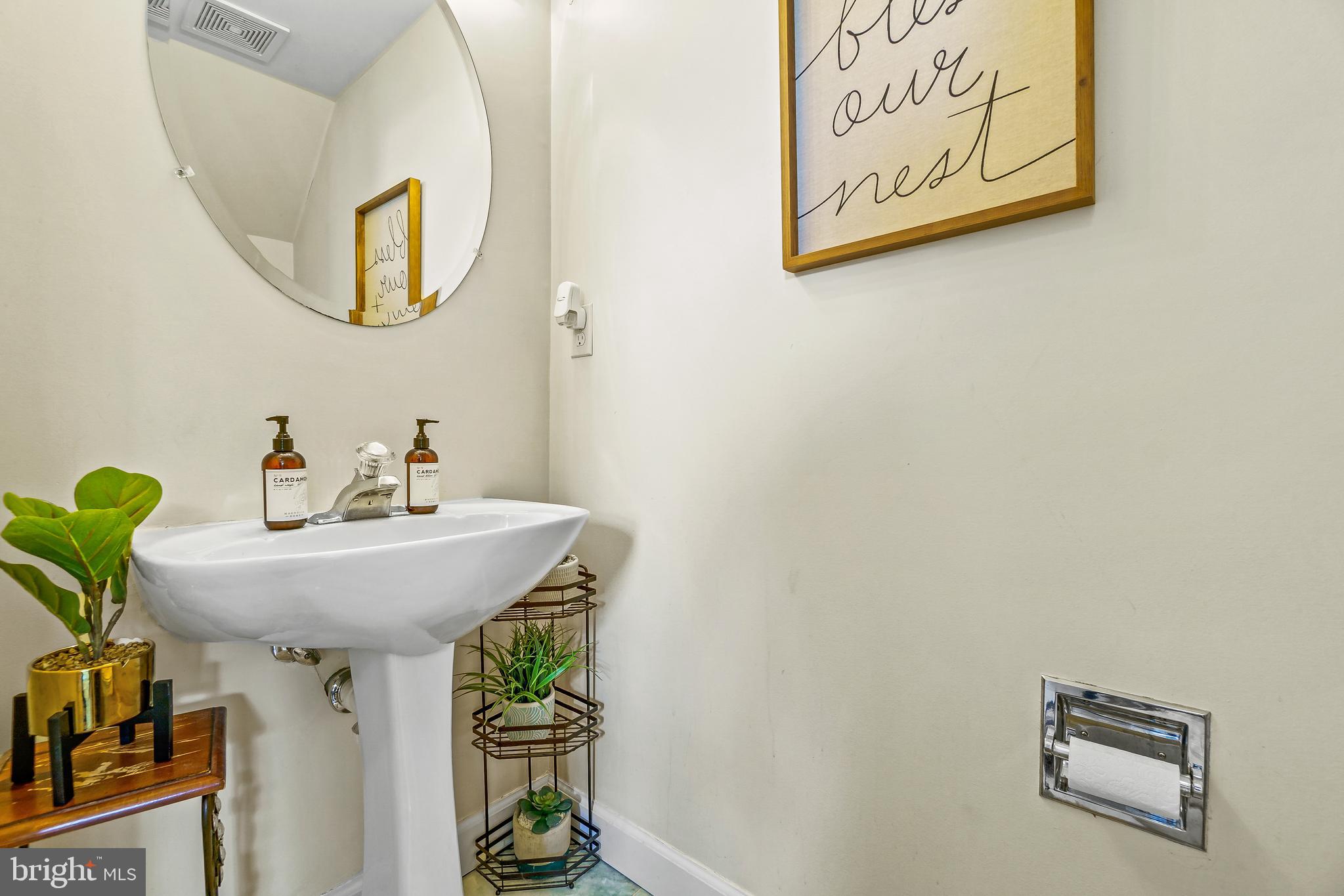 OCCOQUAN POINTE CONDO - Residential