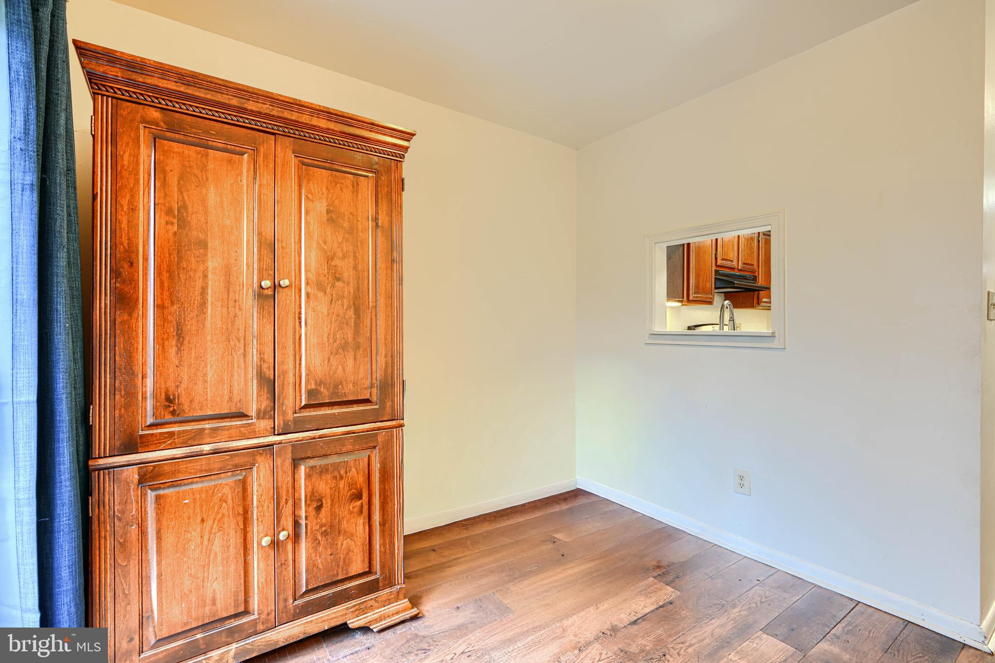 WASHINGTON HILL - Residential