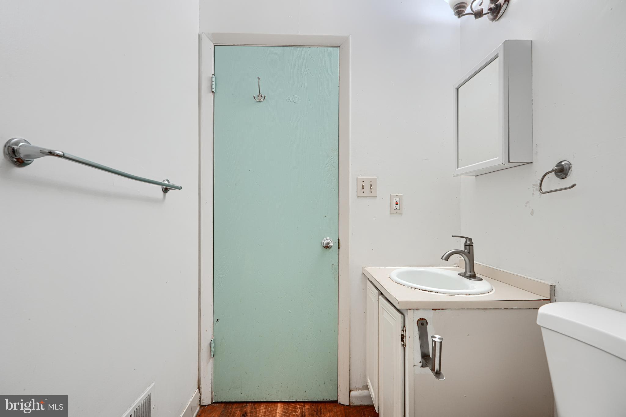 WASHINGTON HILL - Residential