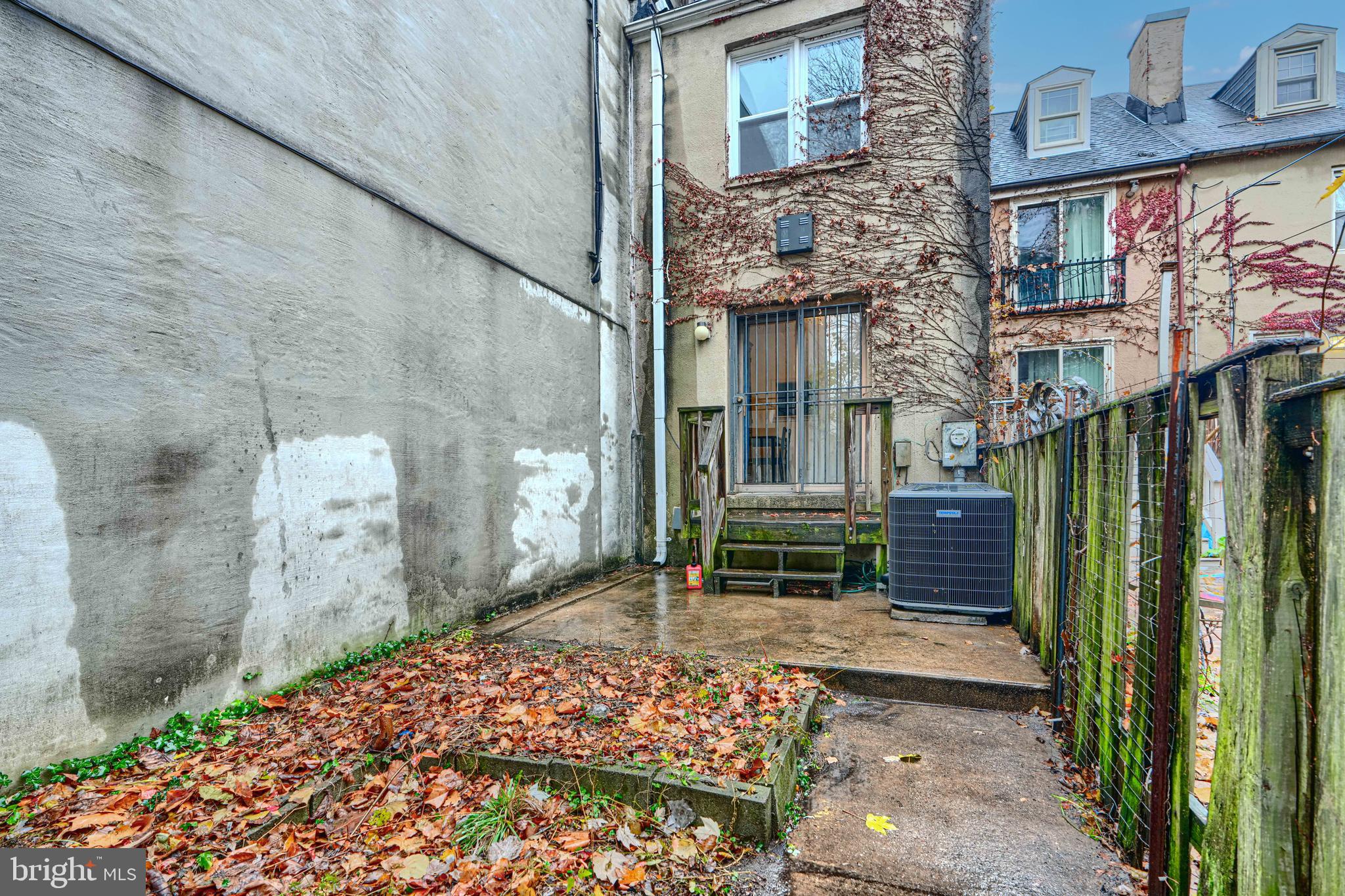 WASHINGTON HILL - Residential