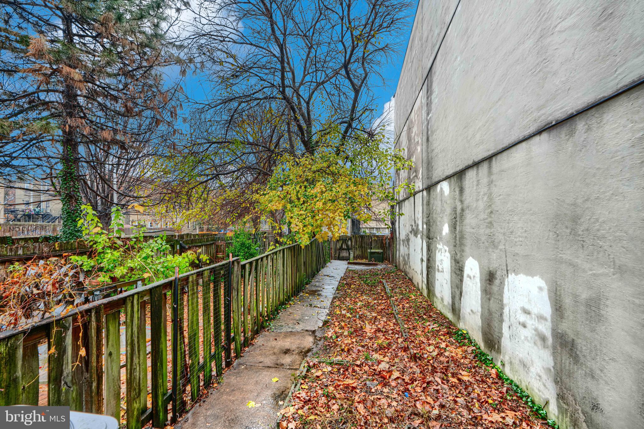 WASHINGTON HILL - Residential