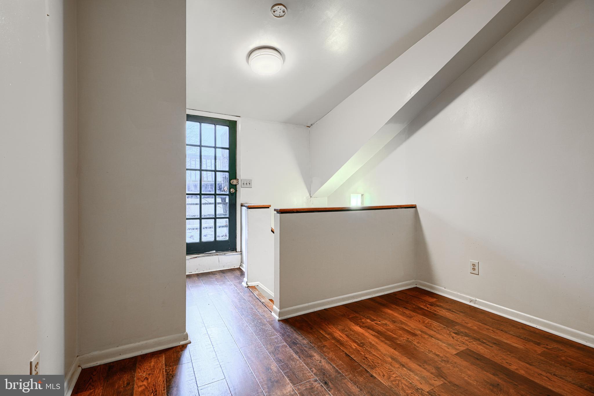 WASHINGTON HILL - Residential