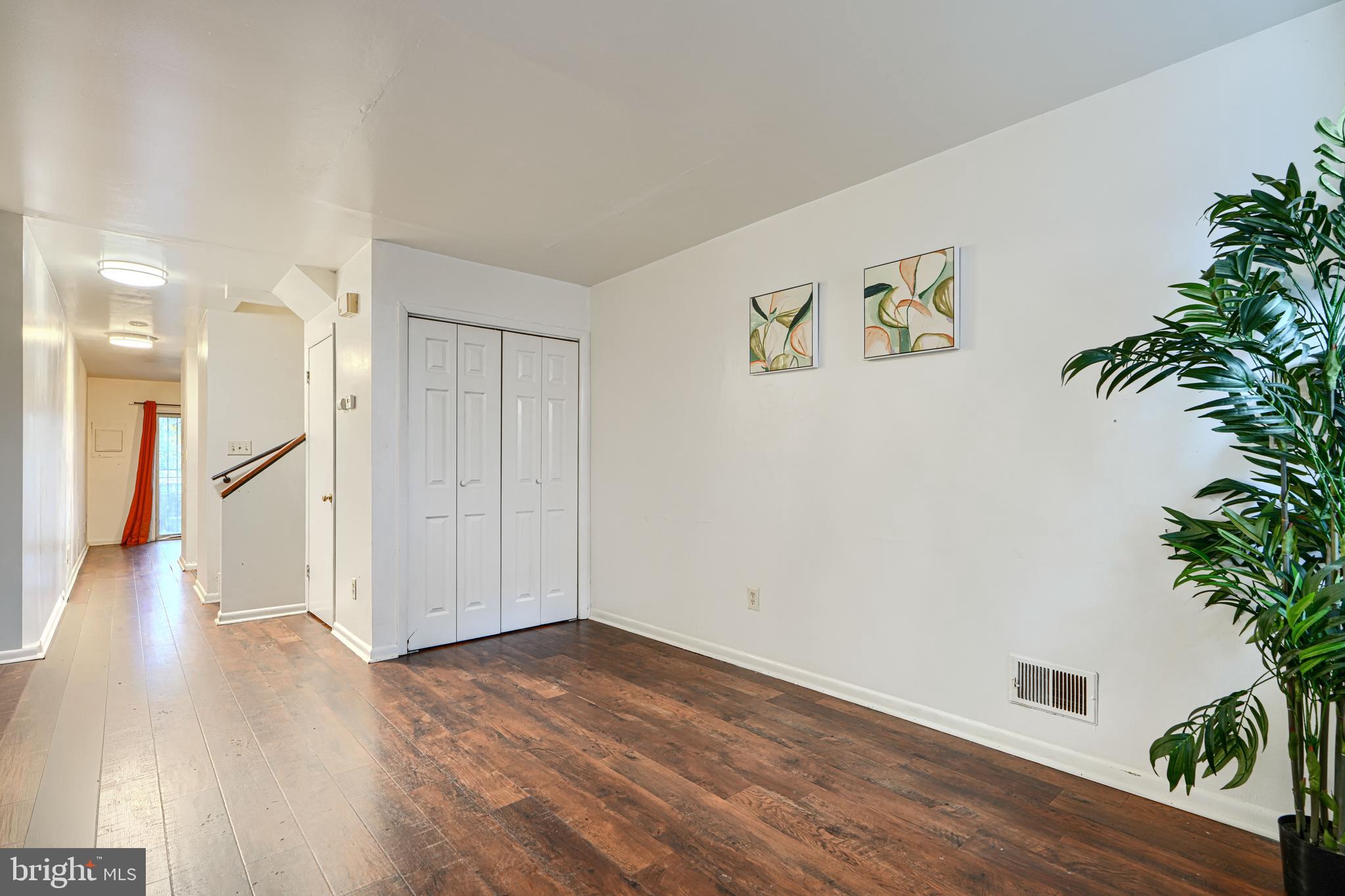 1507 E FAIRMOUNT AVENUE