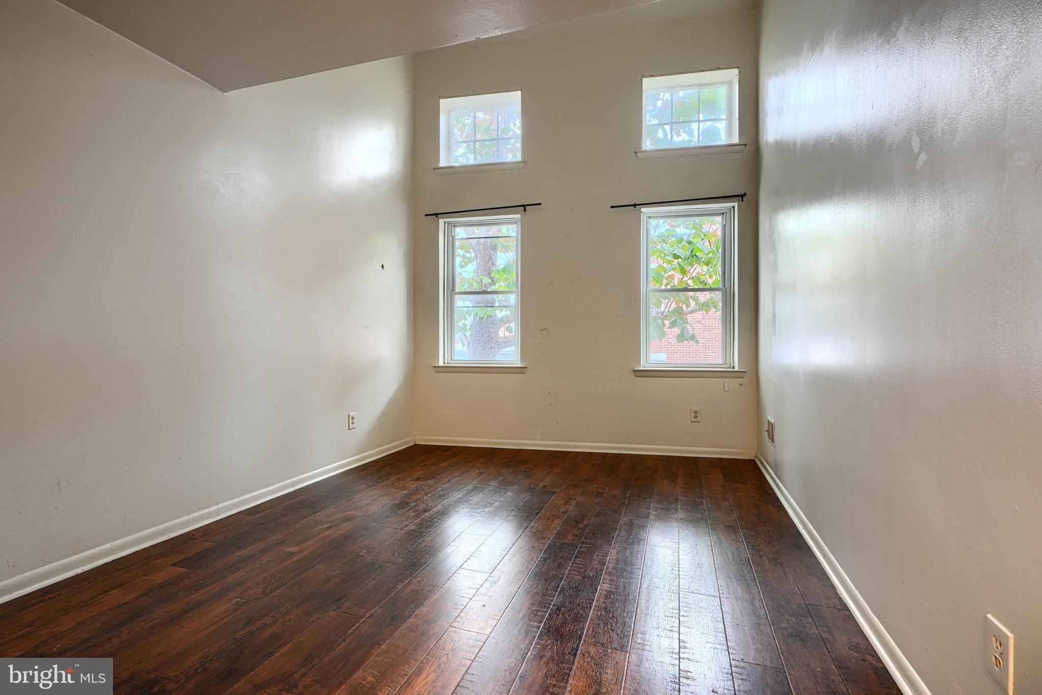 WASHINGTON HILL - Residential