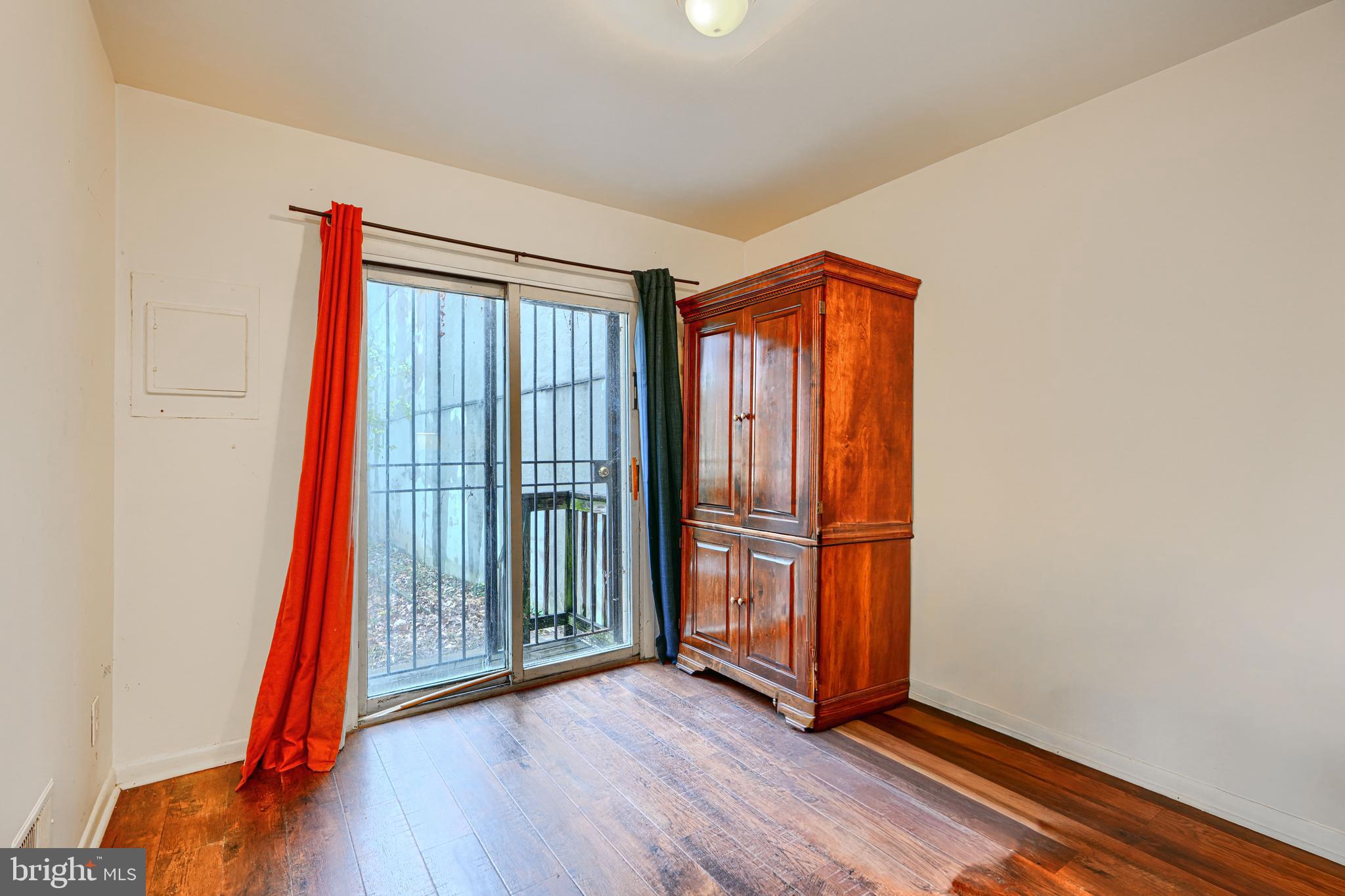 WASHINGTON HILL - Residential