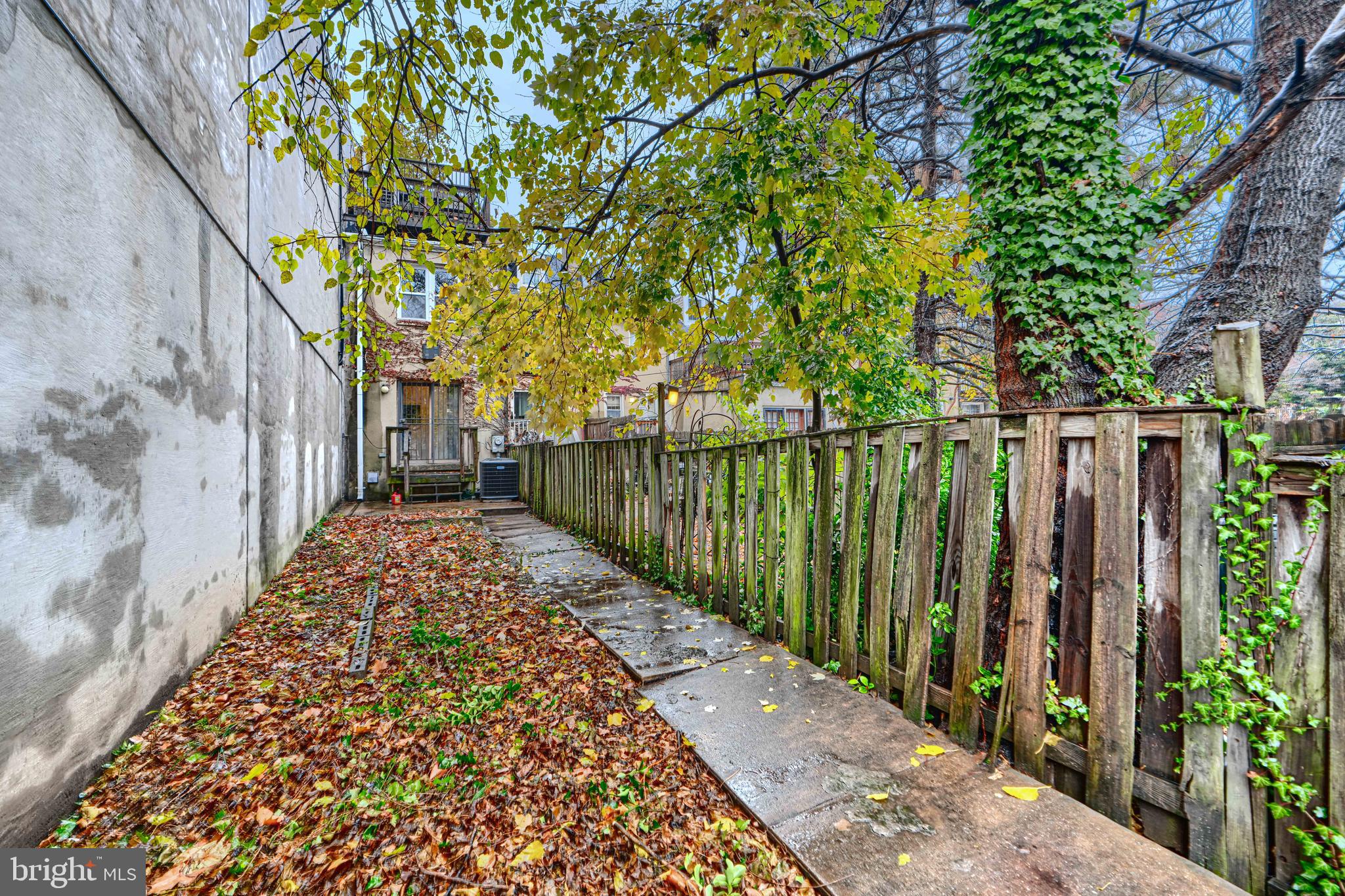 WASHINGTON HILL - Residential