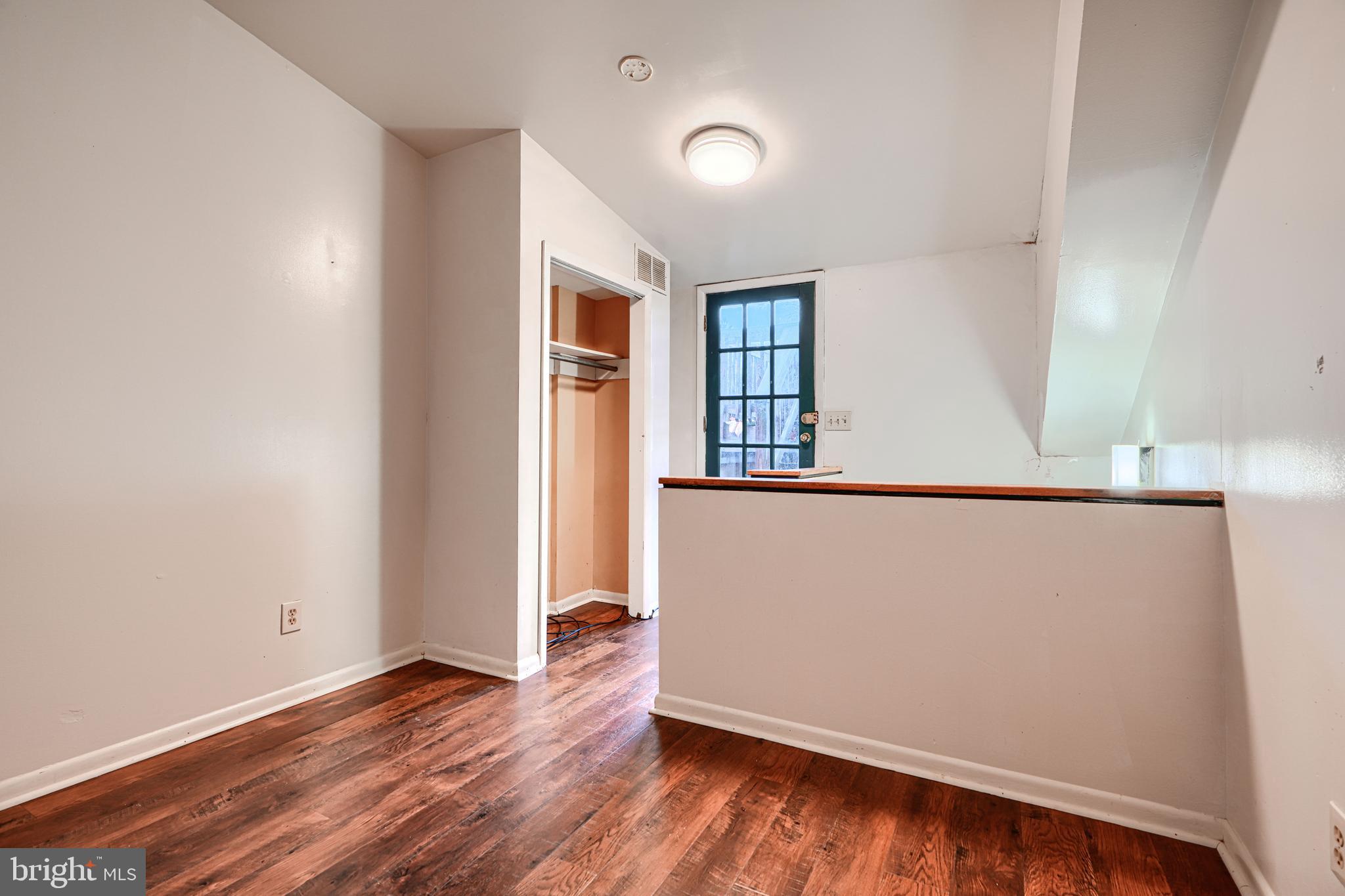 WASHINGTON HILL - Residential