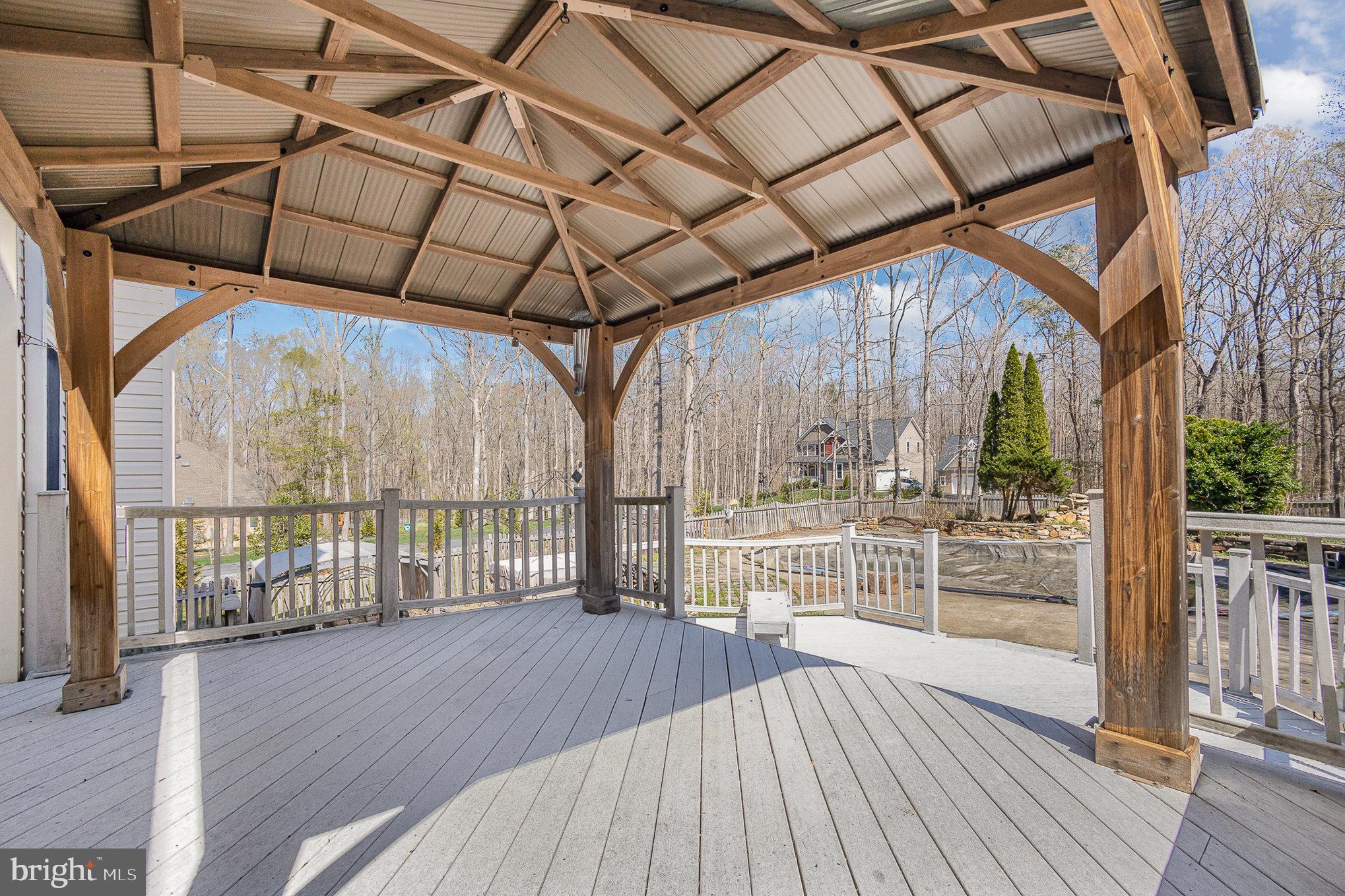 CREEKSIDE - Residential