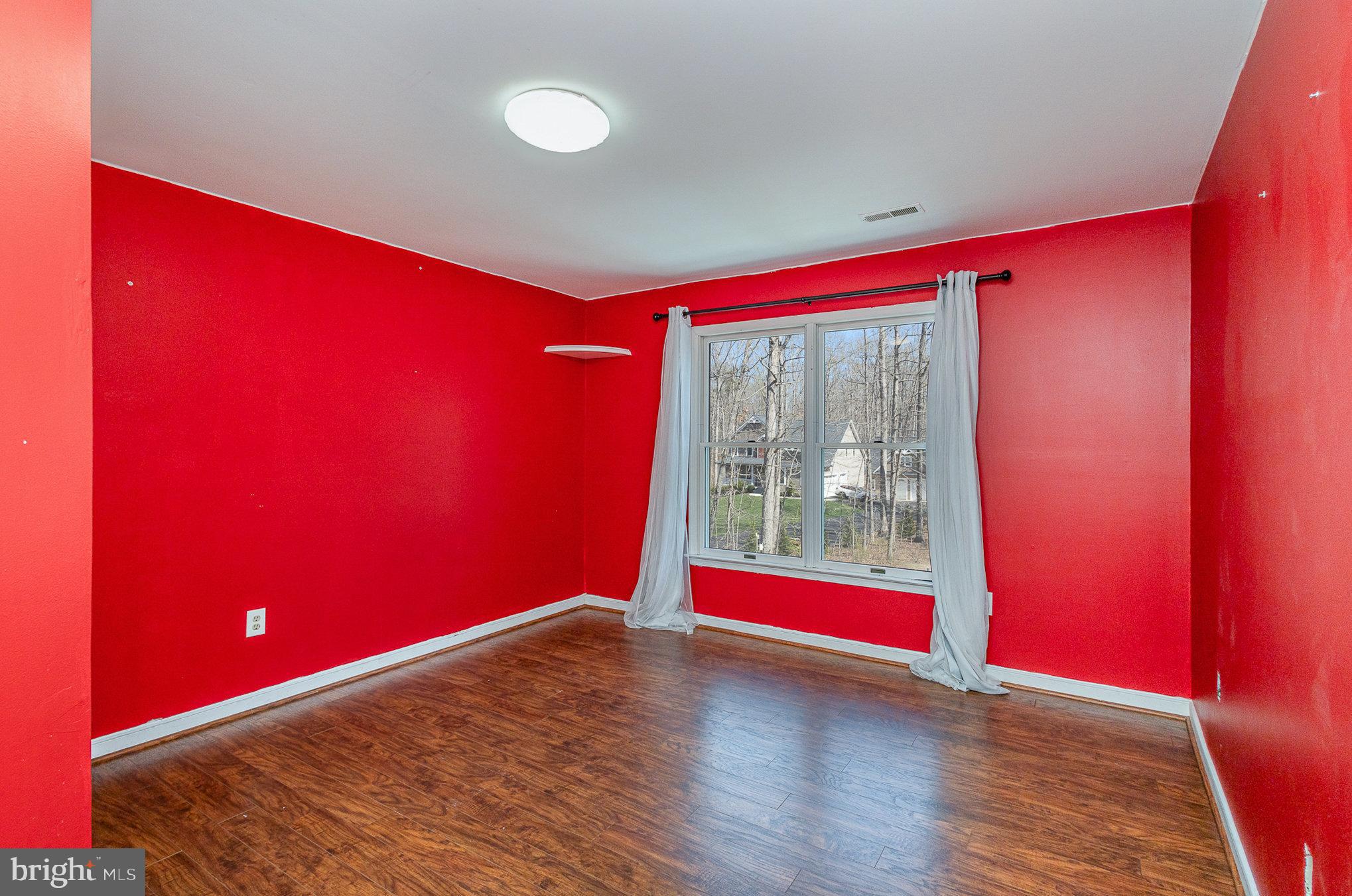 CREEKSIDE - Residential