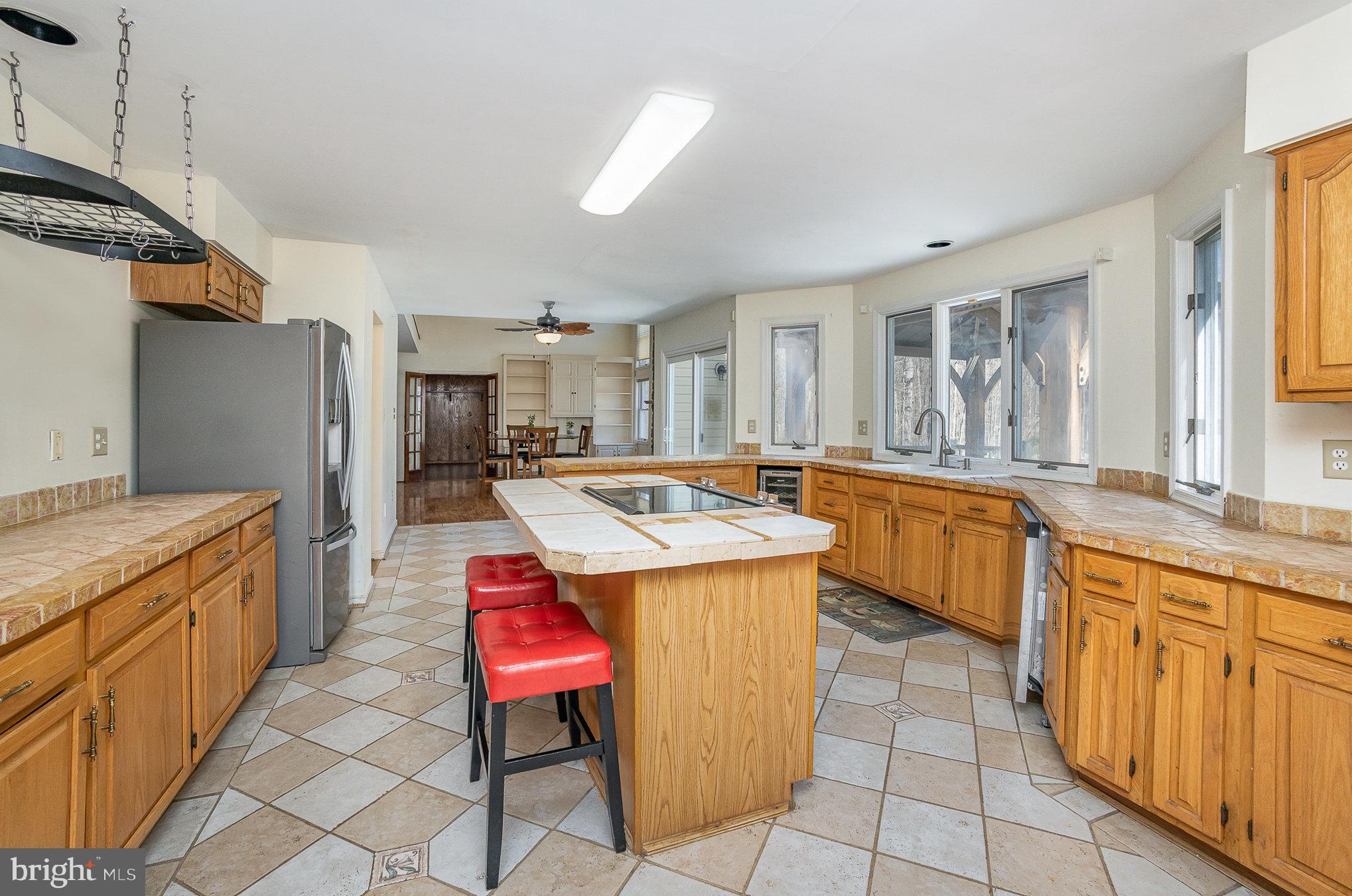 CREEKSIDE - Residential