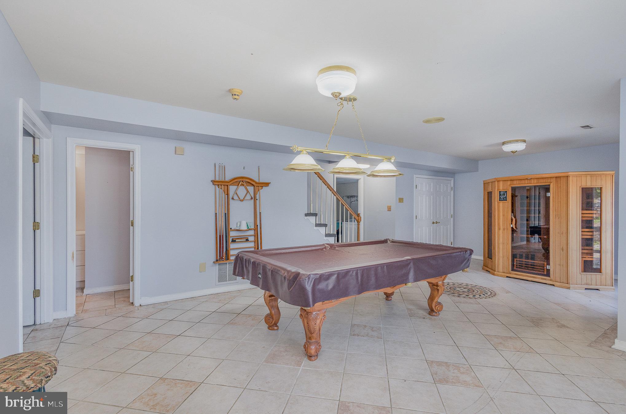 CREEKSIDE - Residential