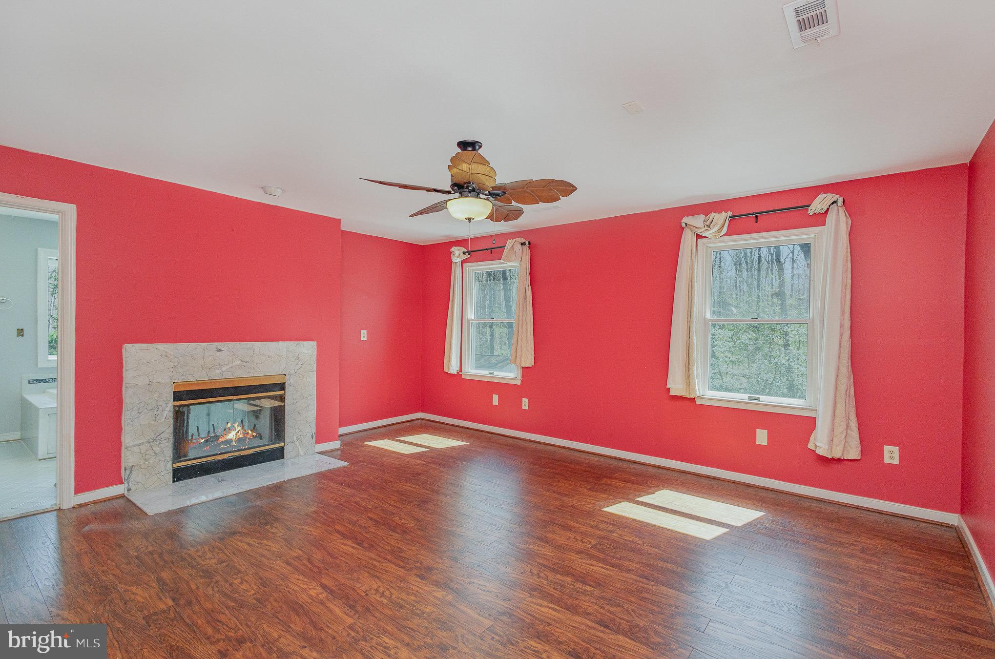 CREEKSIDE - Residential