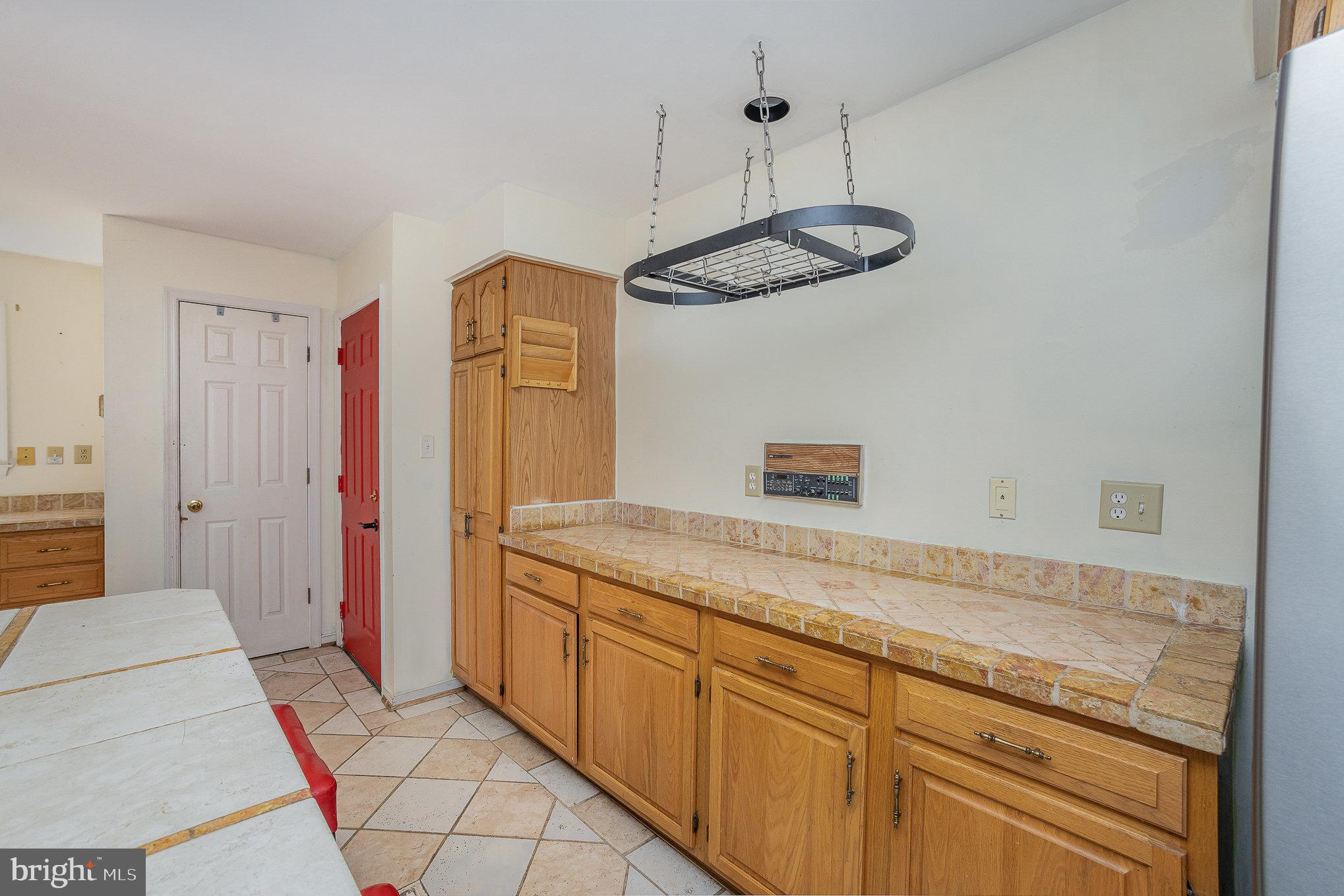 CREEKSIDE - Residential