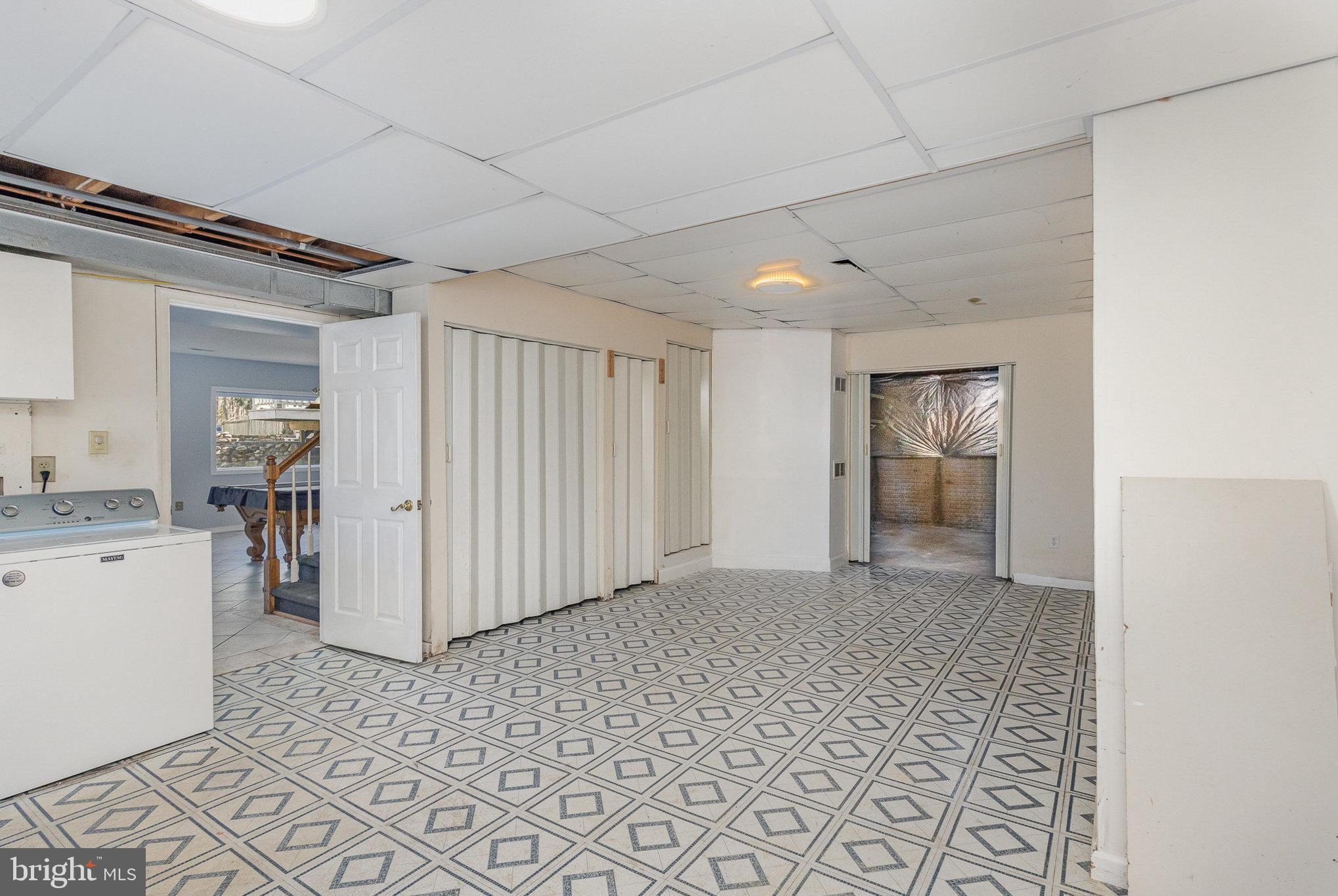 CREEKSIDE - Residential