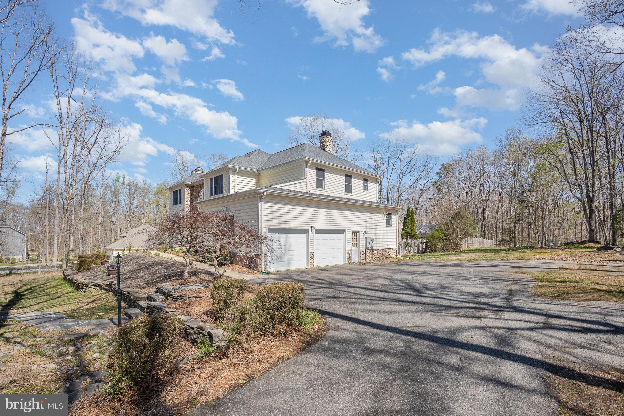 CREEKSIDE - Residential