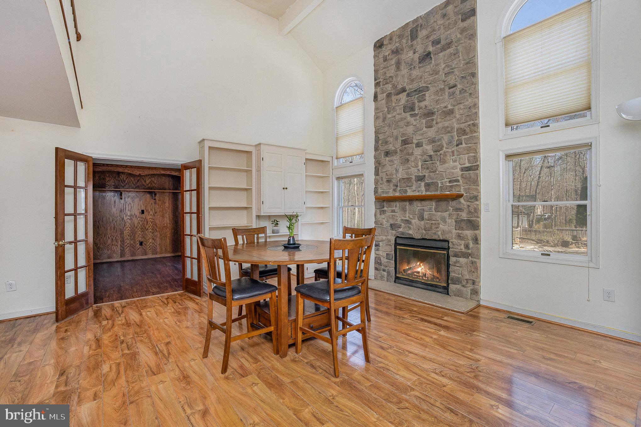 CREEKSIDE - Residential