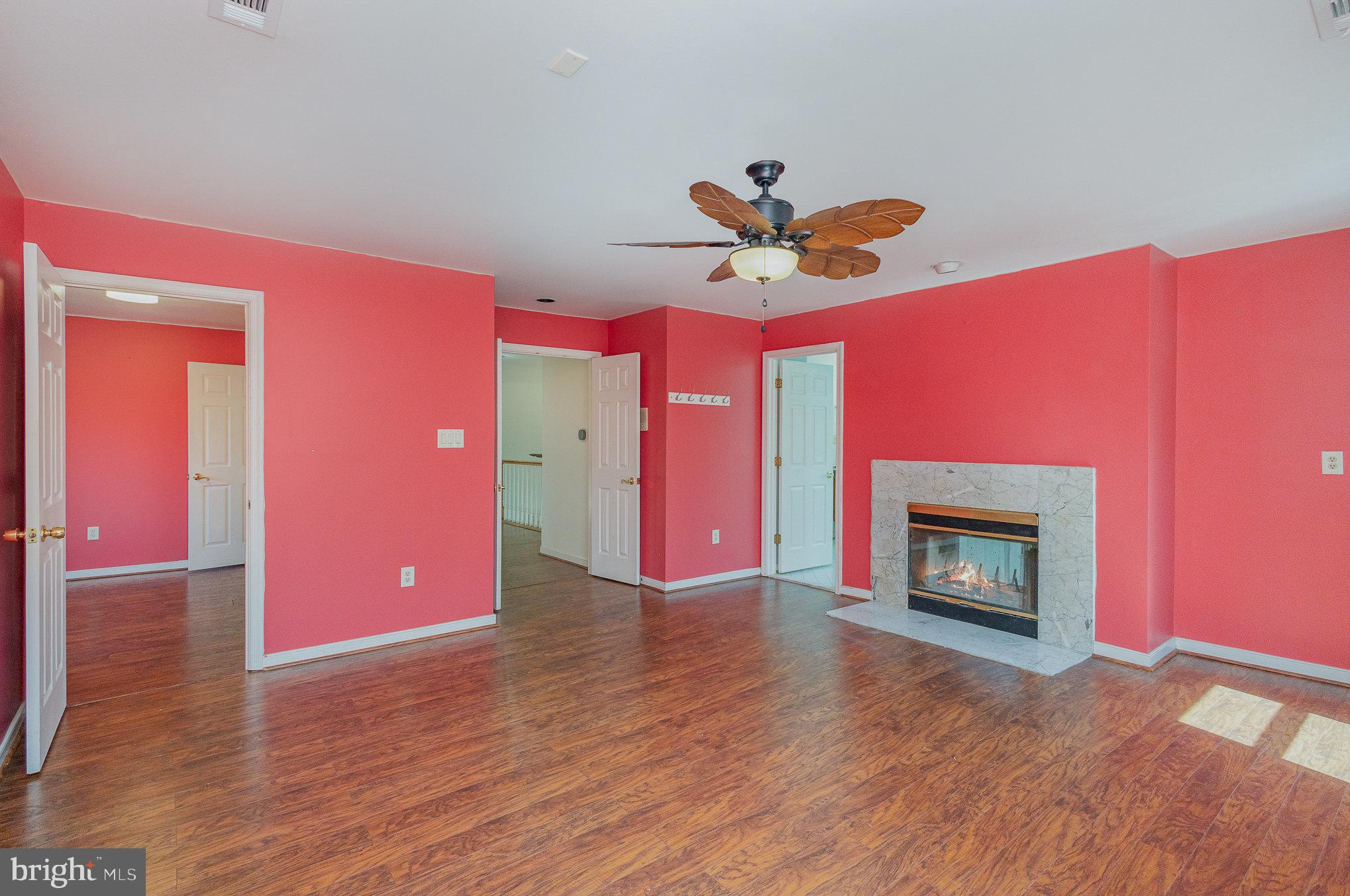 CREEKSIDE - Residential