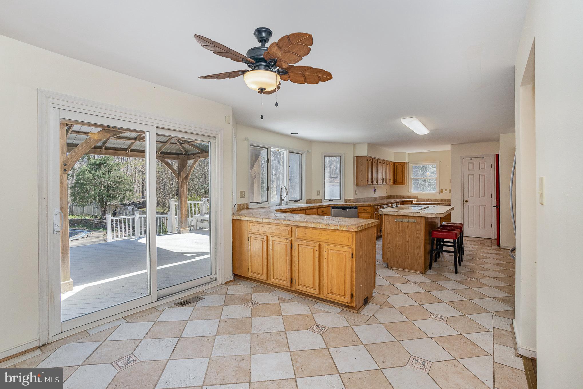 CREEKSIDE - Residential