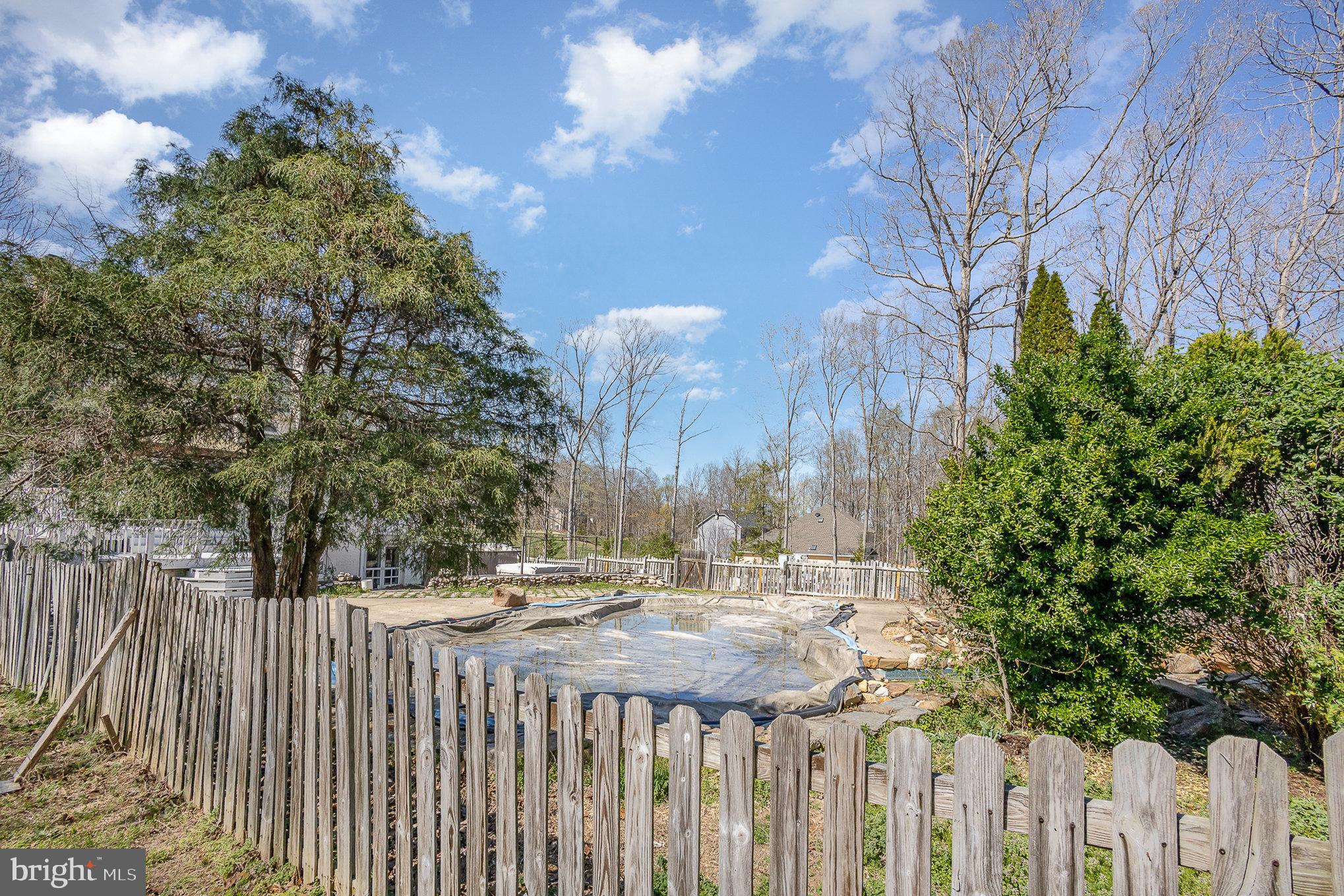 CREEKSIDE - Residential