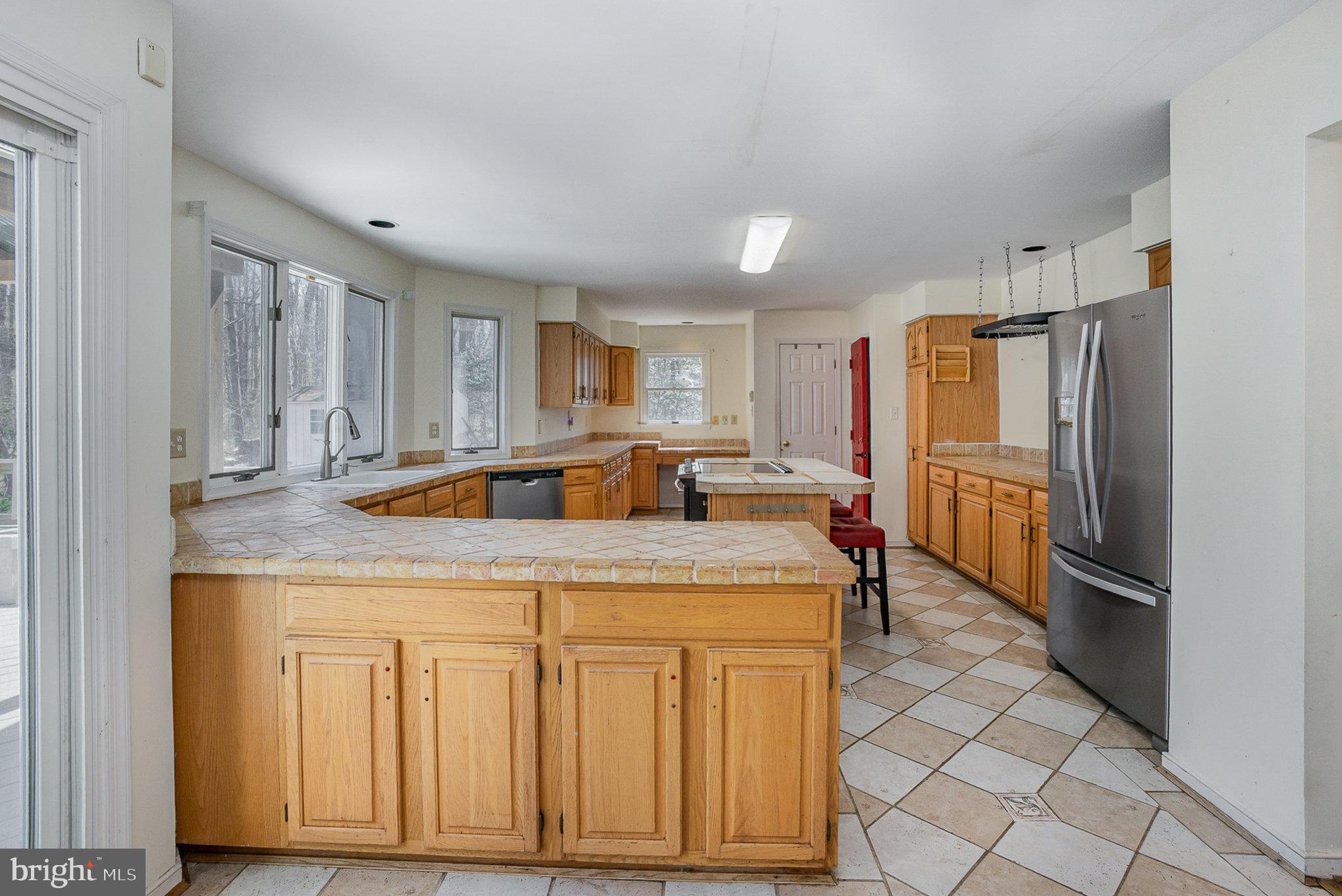 CREEKSIDE - Residential