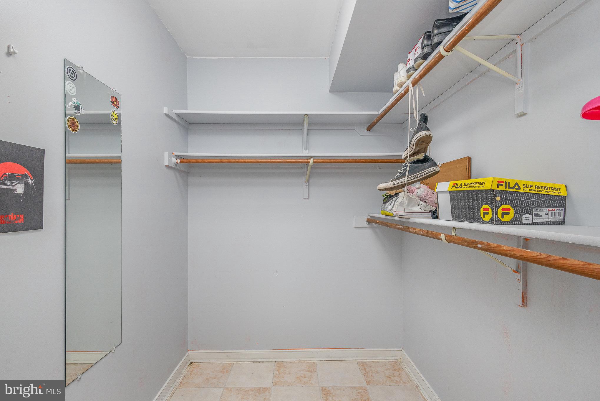 CREEKSIDE - Residential