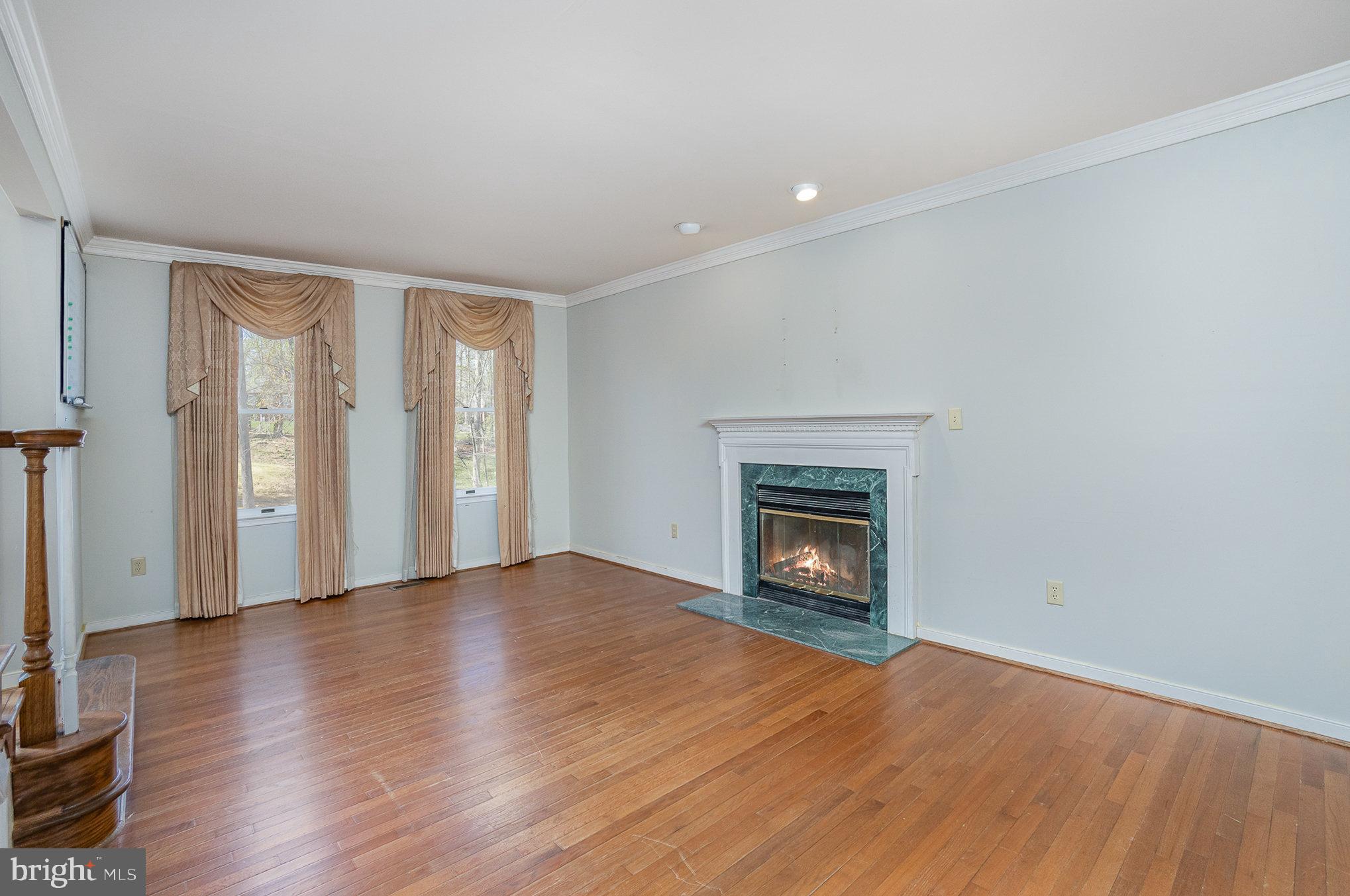 CREEKSIDE - Residential