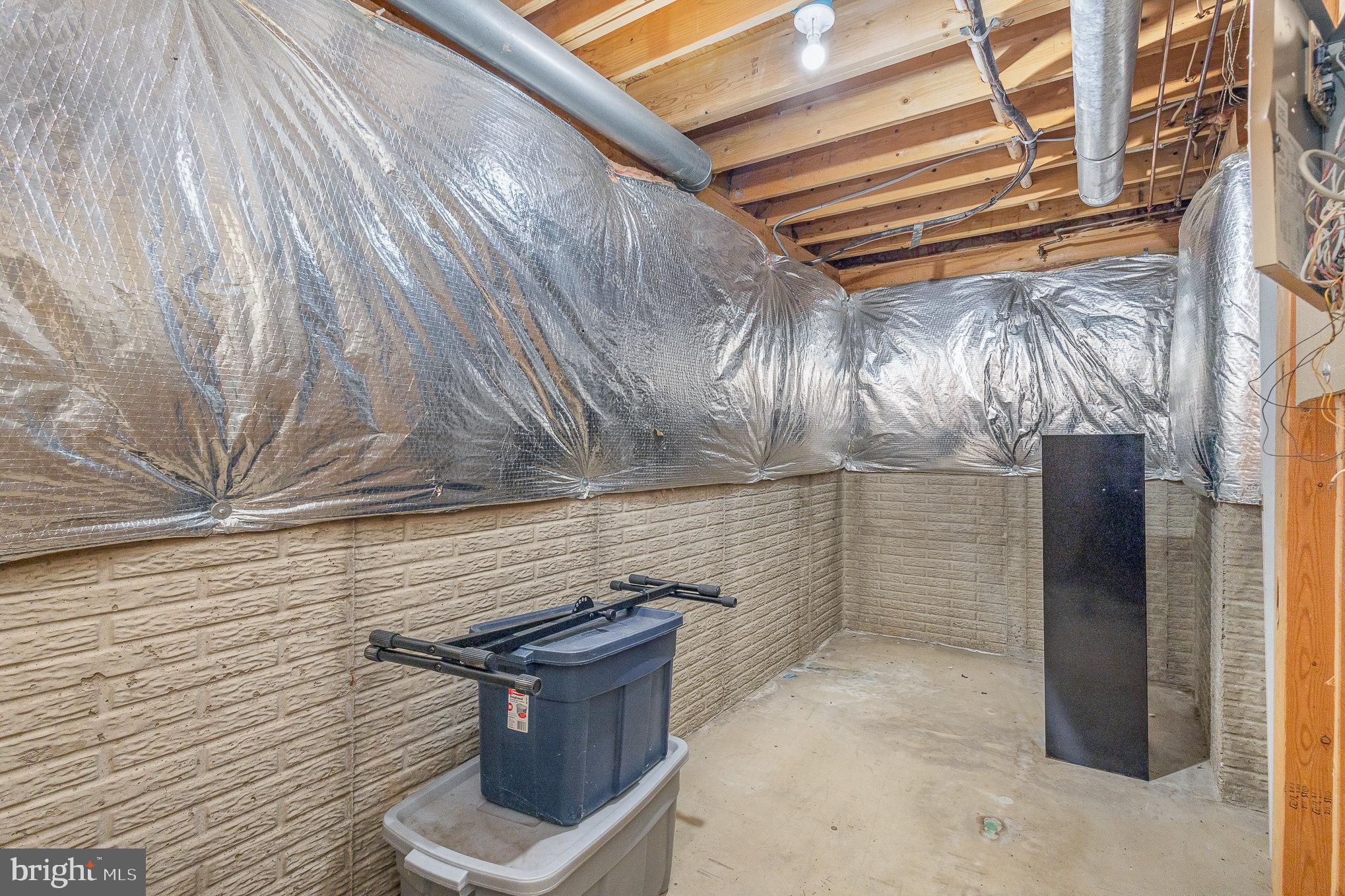 CREEKSIDE - Residential