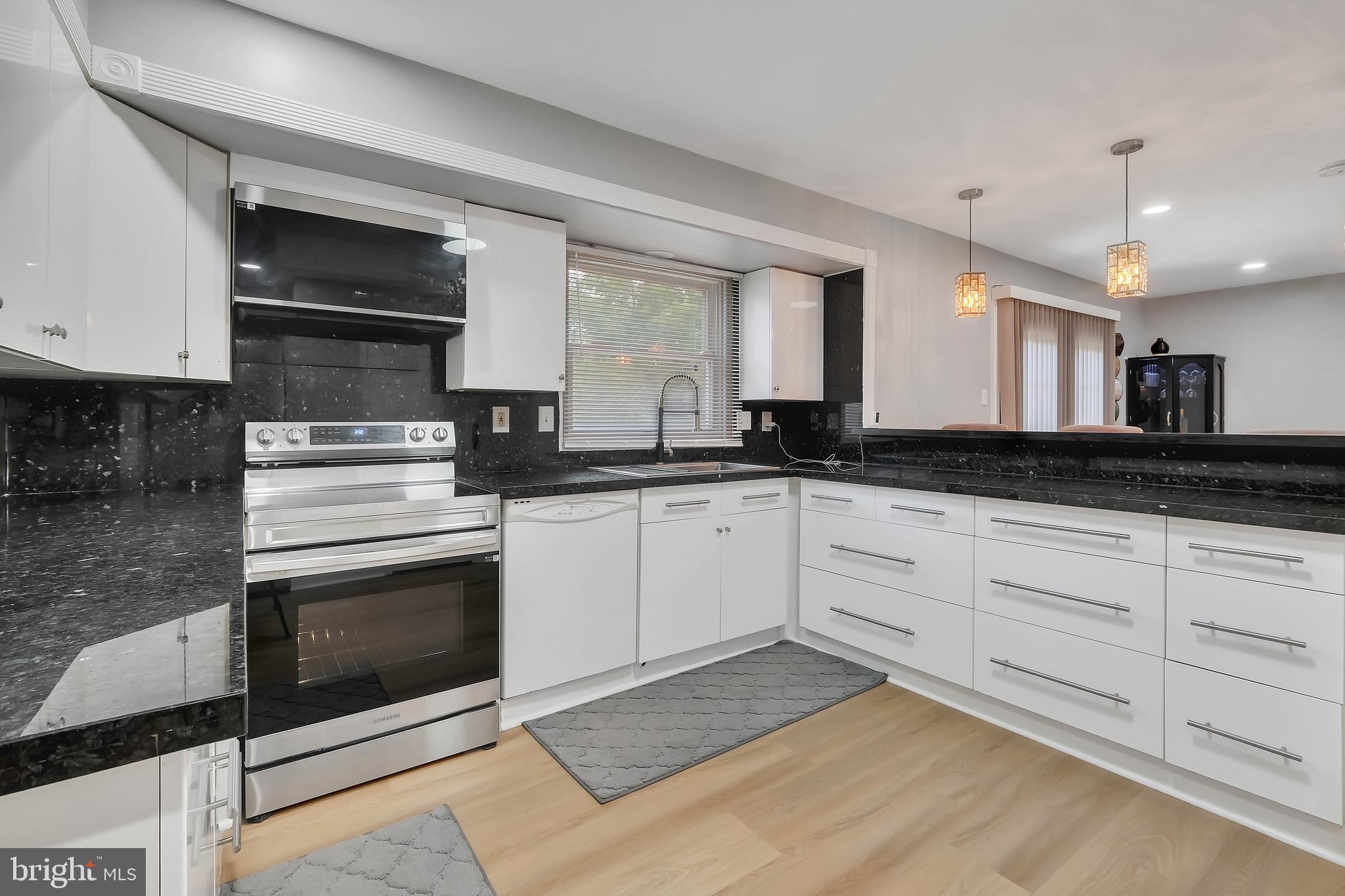 1137 KINGSBURY ROAD
